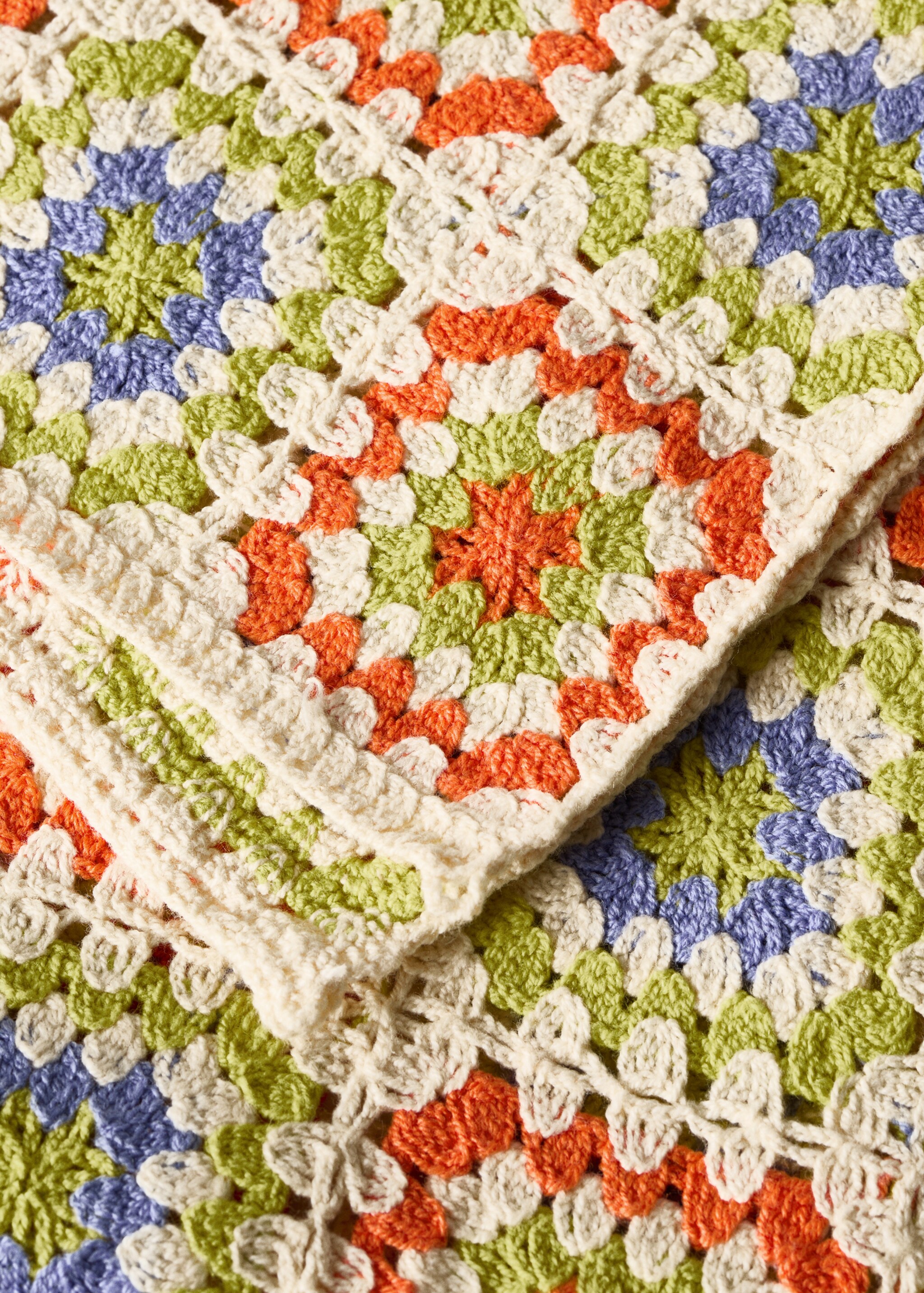 Children's multi-coloured crochet blanket - Details of the article 2, Lilac. Ref: 87055981-00.