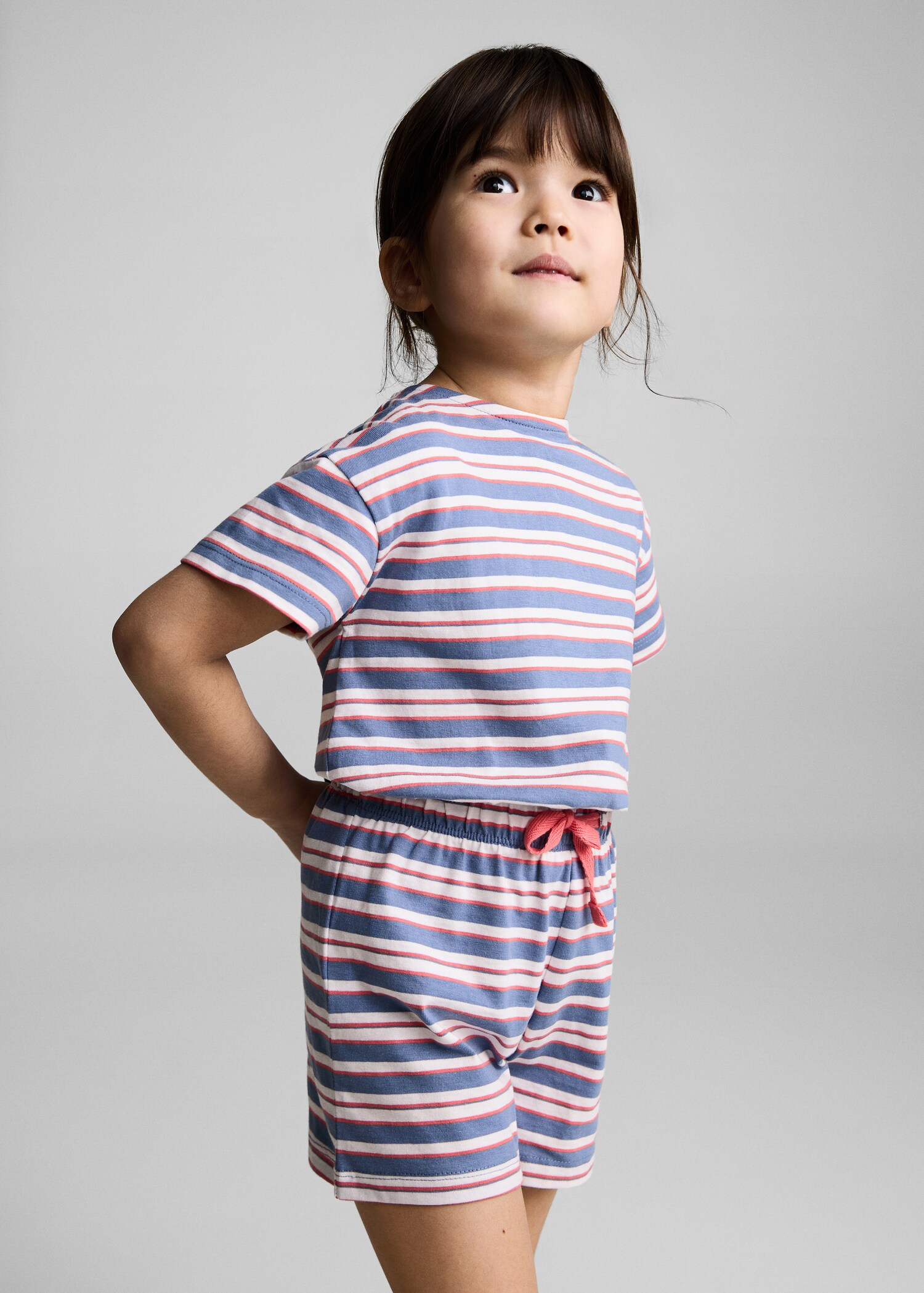 Kurzer Baumwoll-Jumpsuit mit Streifenmuster - Mittlere Ansicht