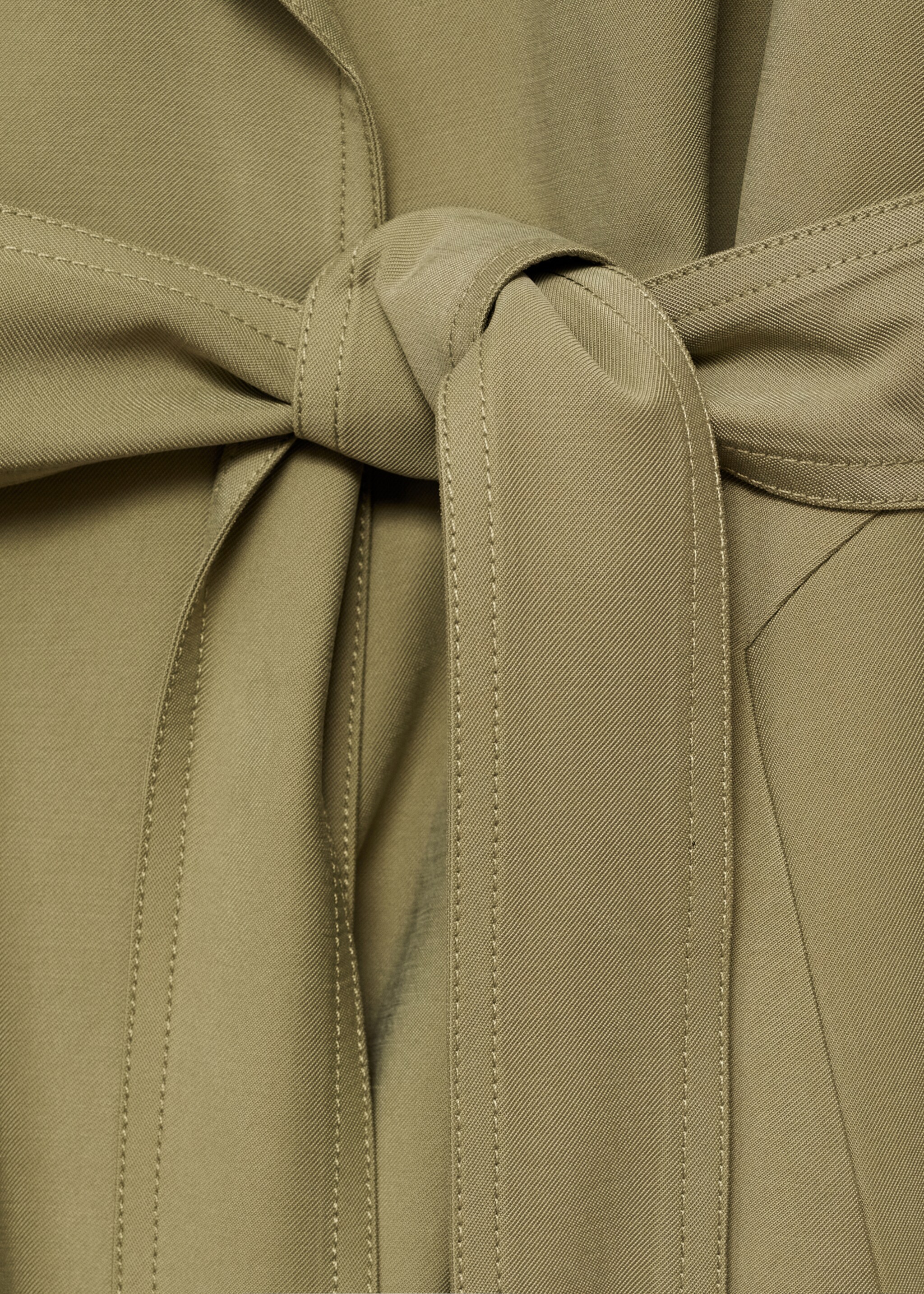 Mjuk trenchcoat med bälte - Detaljer om artikeln 8, Khaki. Ref: 87056354-00.