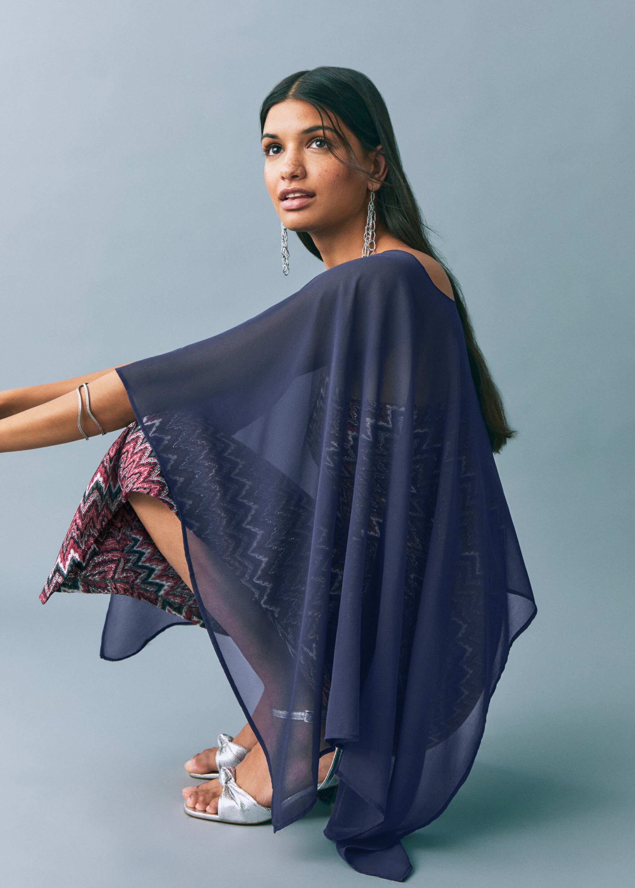 Chiffon layer top - Details of the article 2, Night Blue. Ref: 87056366-00.