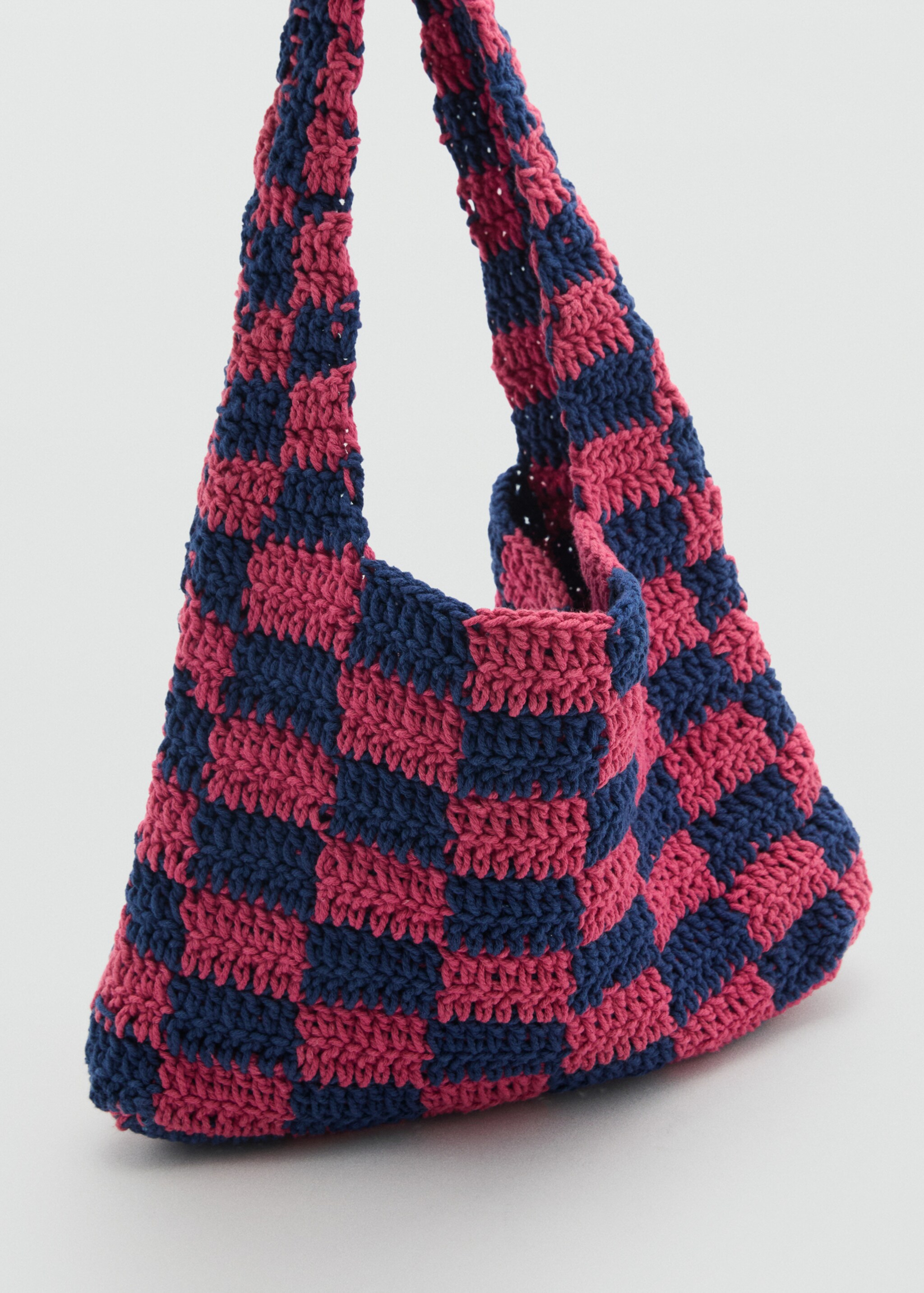 Check crochet bag - Details of the article 2, Fuchsia. Ref: 87056716-00.