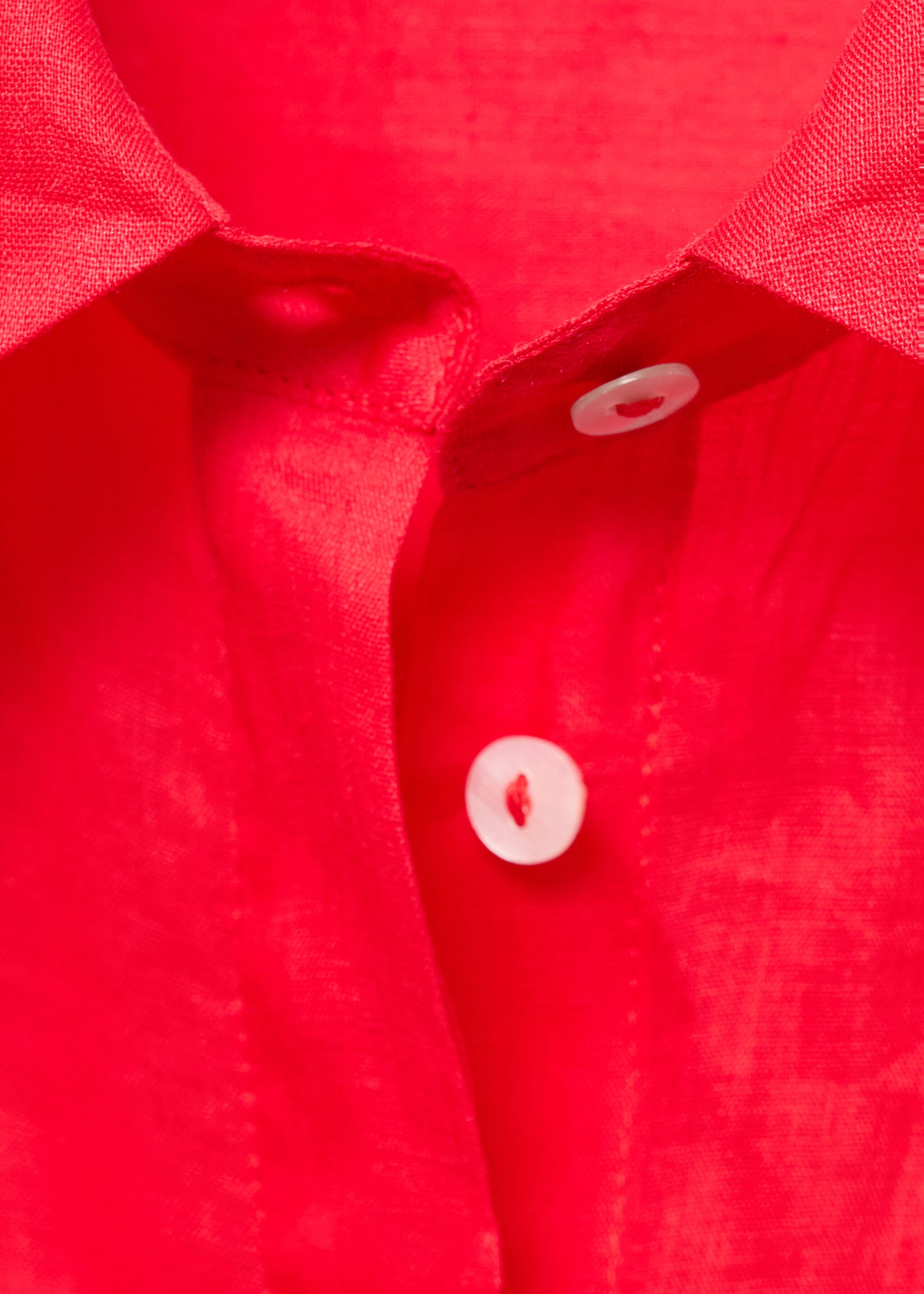 Ramie shirt with pocket - Details of the article 8, Red. Ref: 87057166-00.