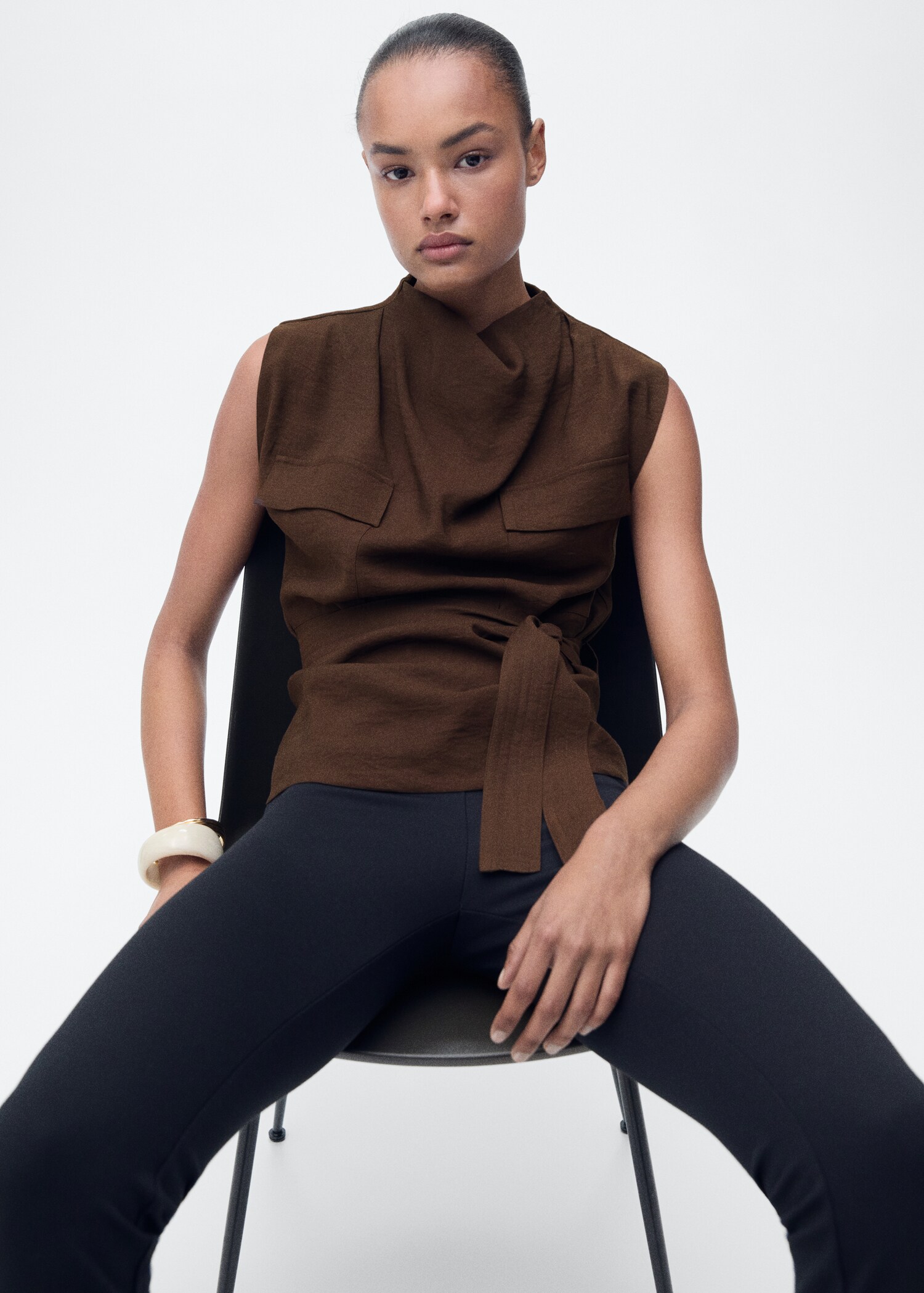 Blouse with draped neck and belt - Medium plane