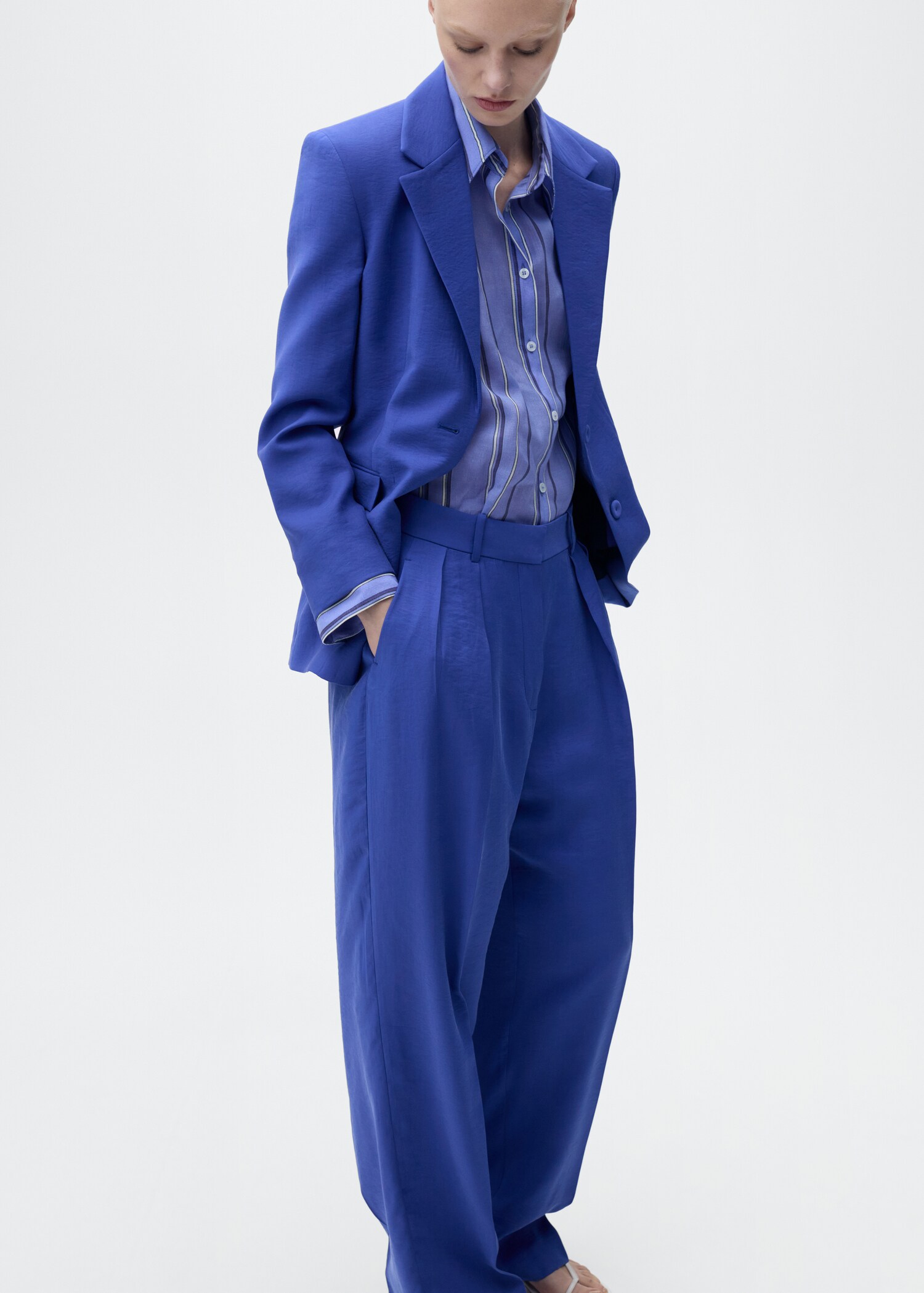 Wide leg pleated suit trousers - Details of the article 2