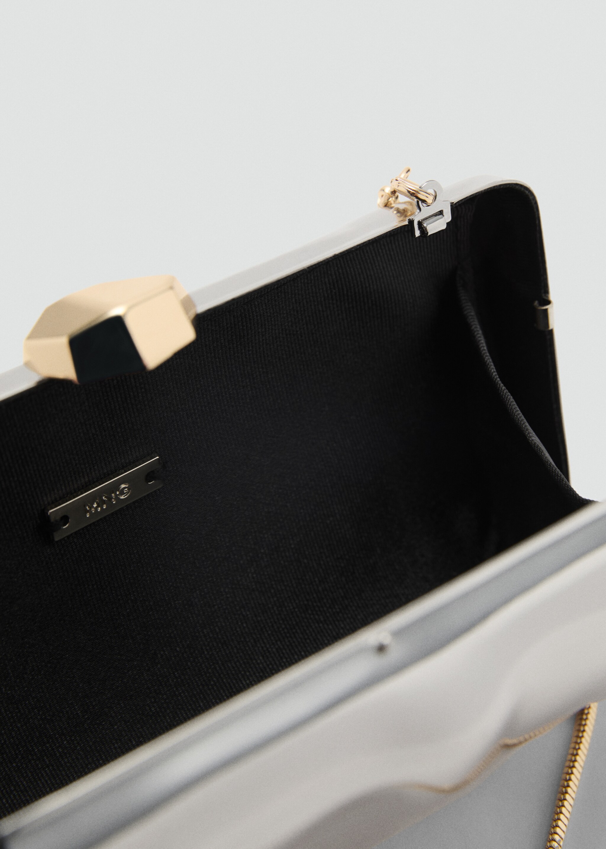Clutch mit Kettenhenkel - Detail des Artikels 2, Silber. Ref: 87057674-00.