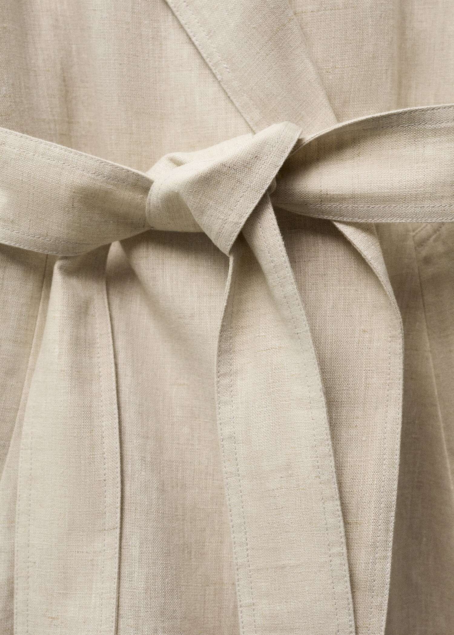 Leinen-Trenchcoat mit markantem Reverskragen - Detail des Artikels 8