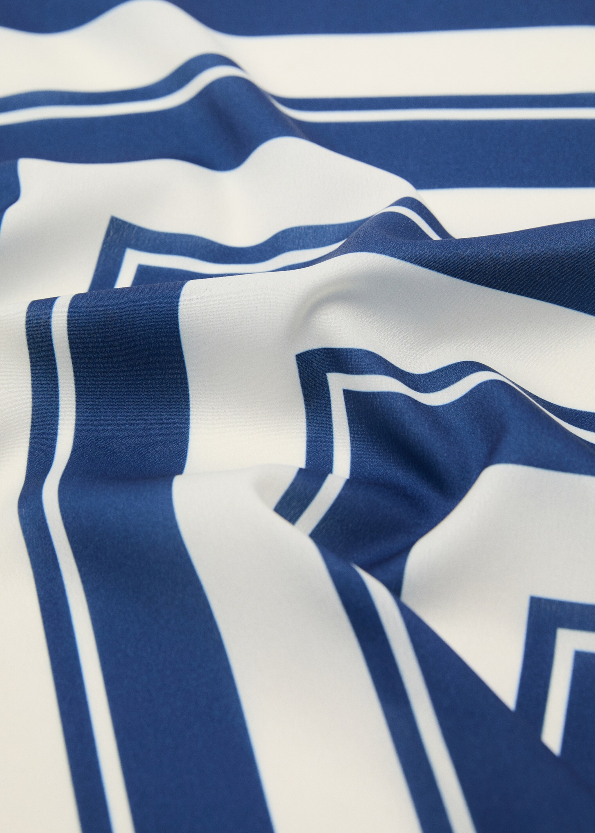 Abstract stripe-print scarf - Medium plane, Navy. Ref: 87057688-00.