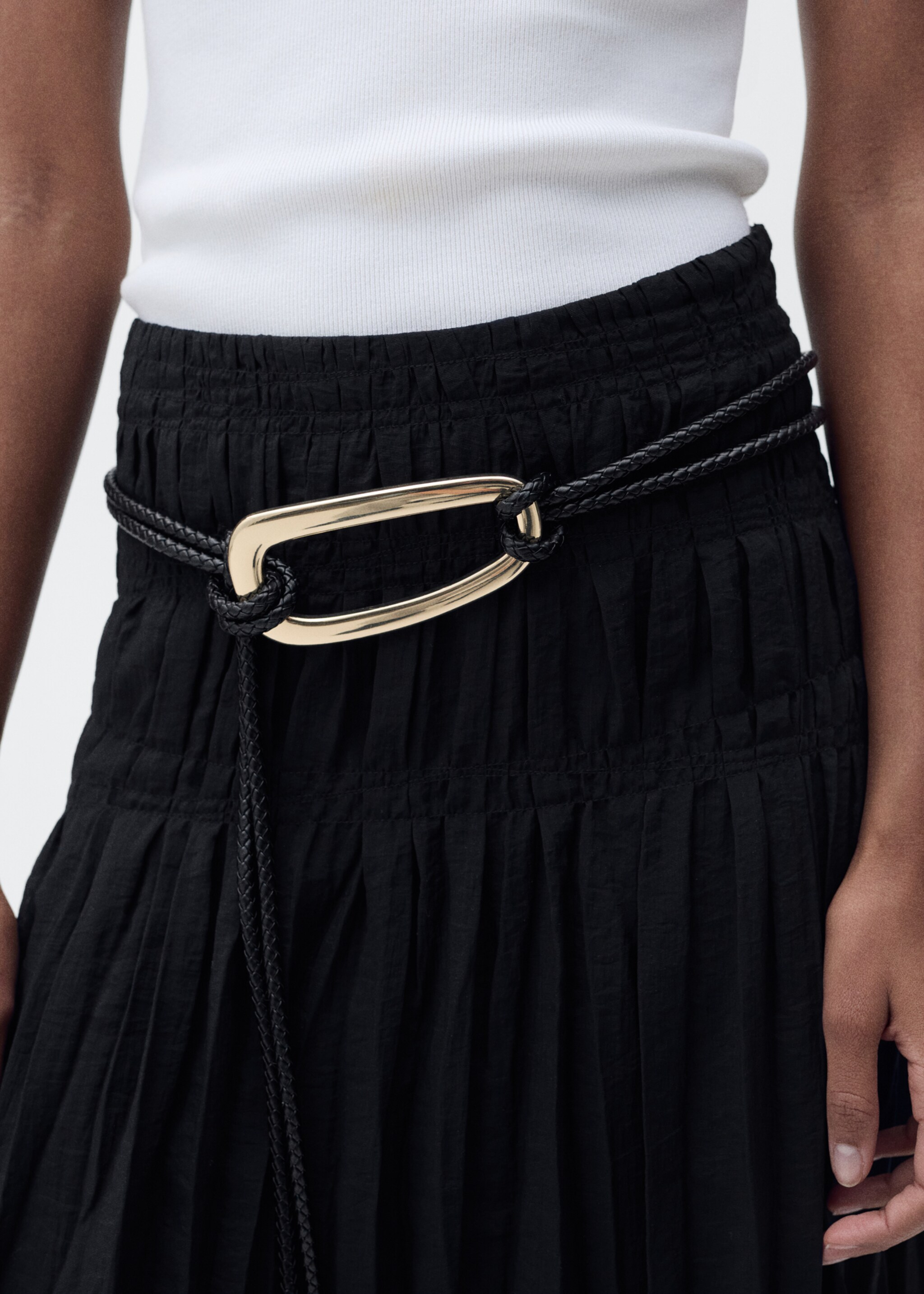 Gathered midi-skirt - Details of the article 6, Black. Ref: 87057690-00.