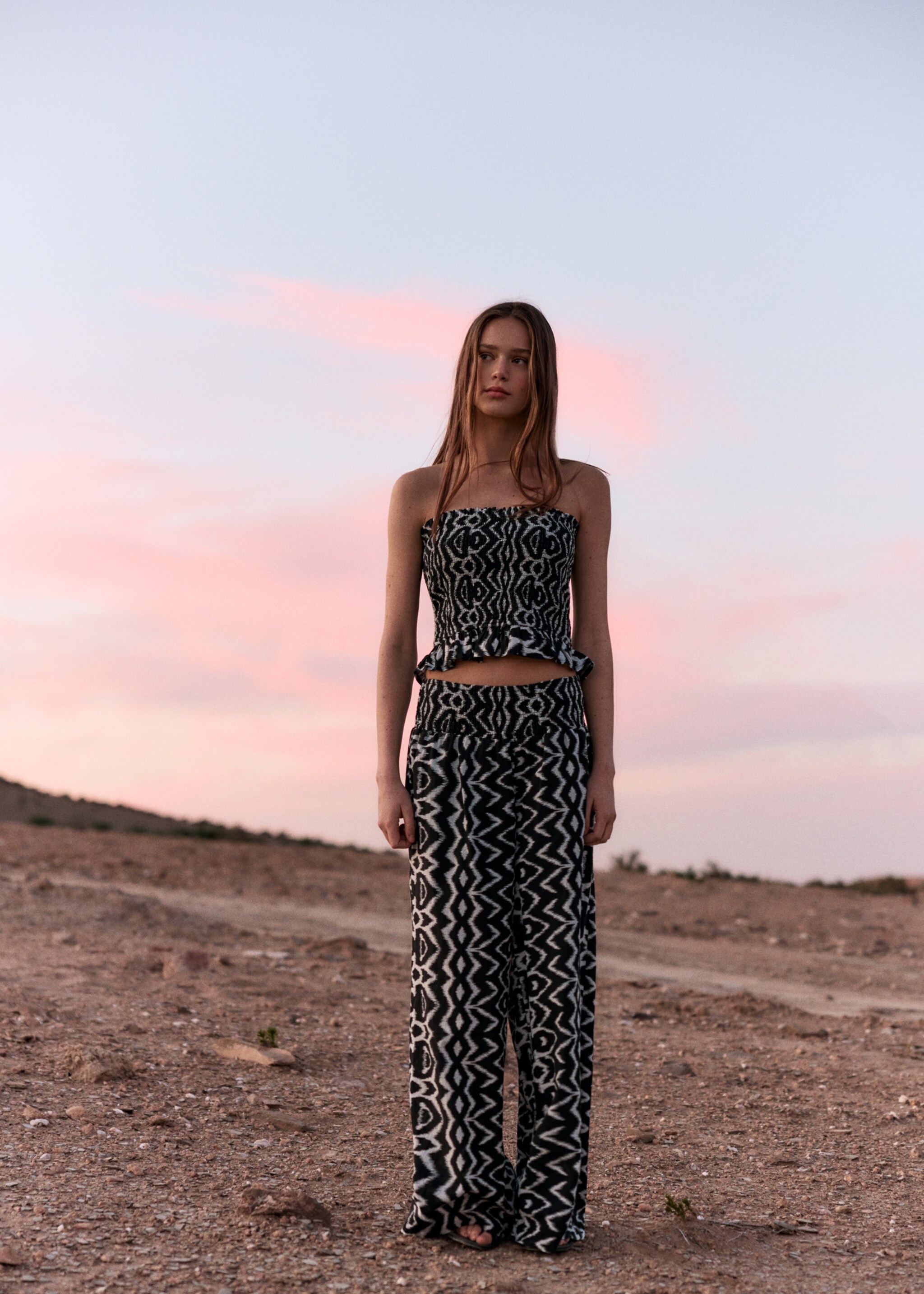 Pantalón recto estampado - Detalle del artículo 5, Negro. Ref: 87057692-00.