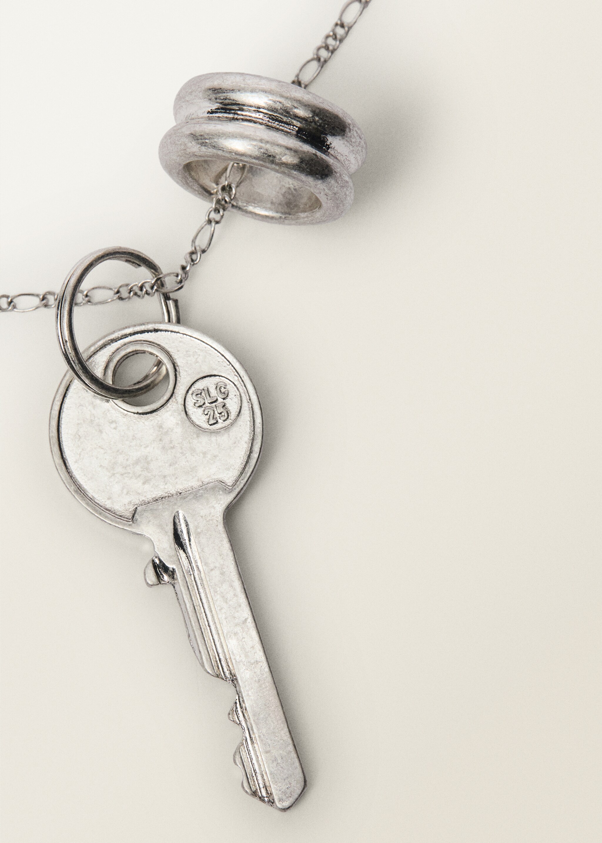 Key ring pendant necklace - Medium plane, Silver. Ref: 87057712-00.