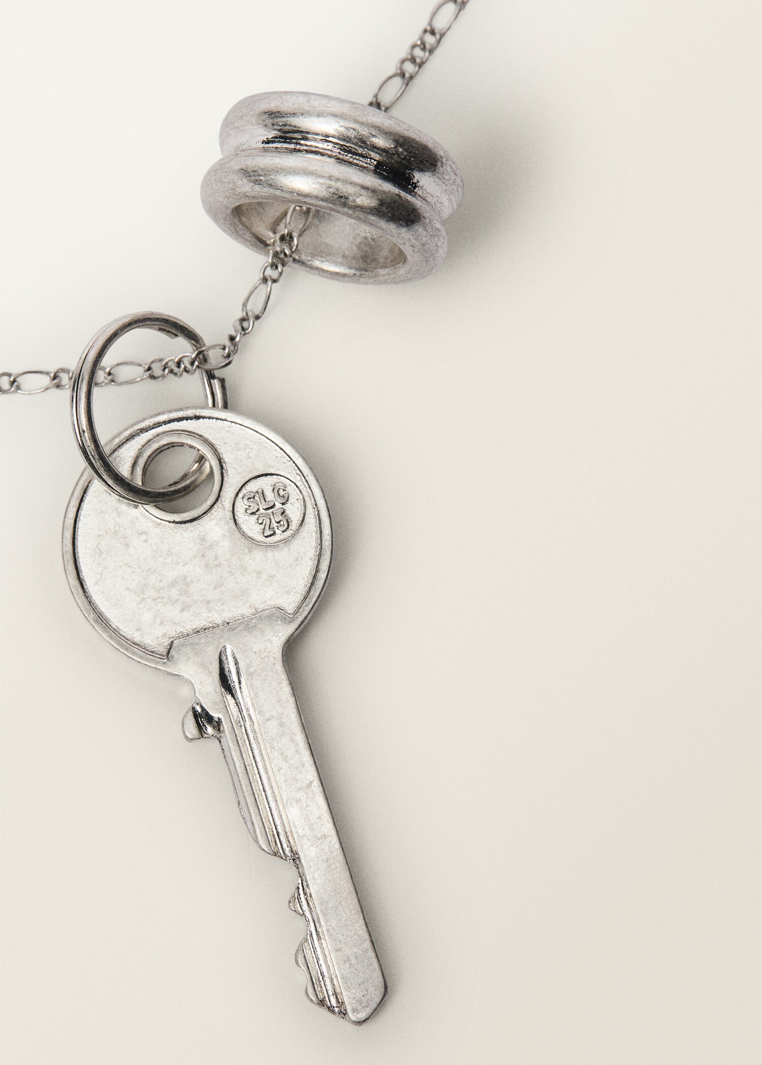 Key ring pendant necklace - Medium plane