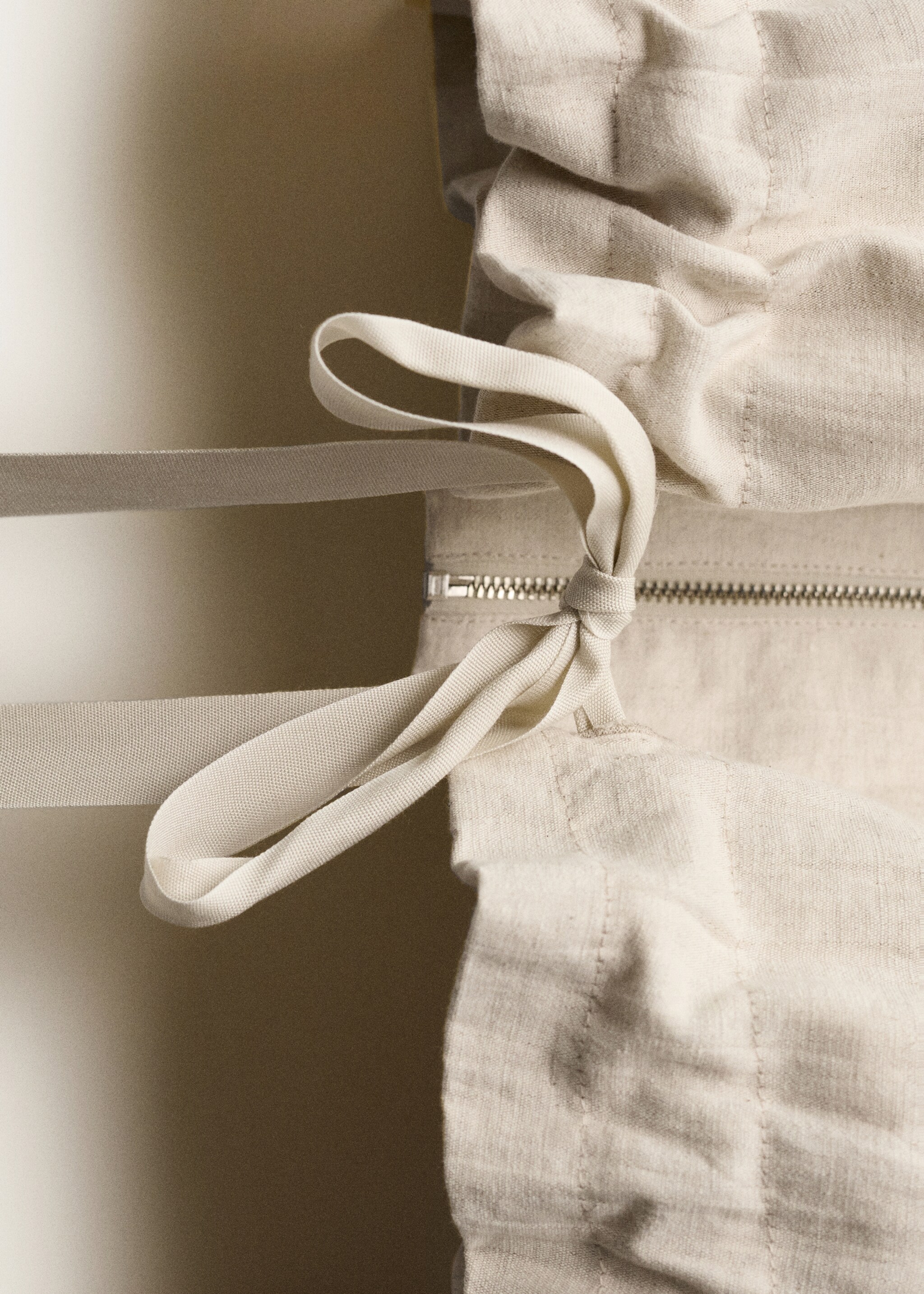 Linen-blend cropped jacket - Details of the article 8, Light/Pastel Grey. Ref: 87057718-00.