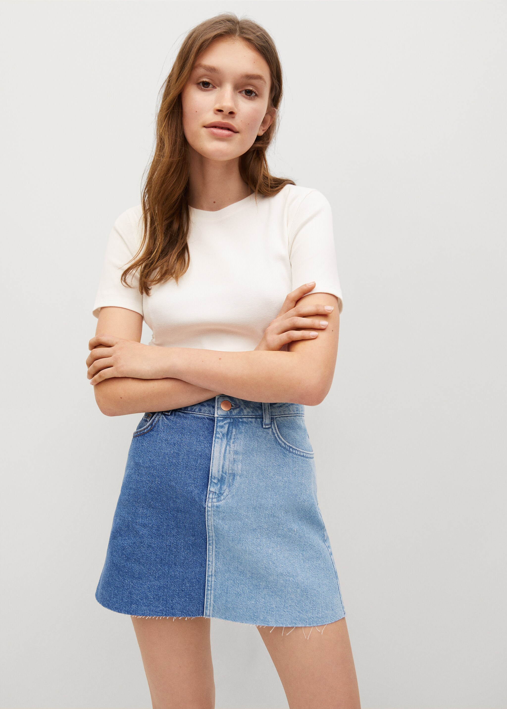 Falda denim combinada - Plano medio