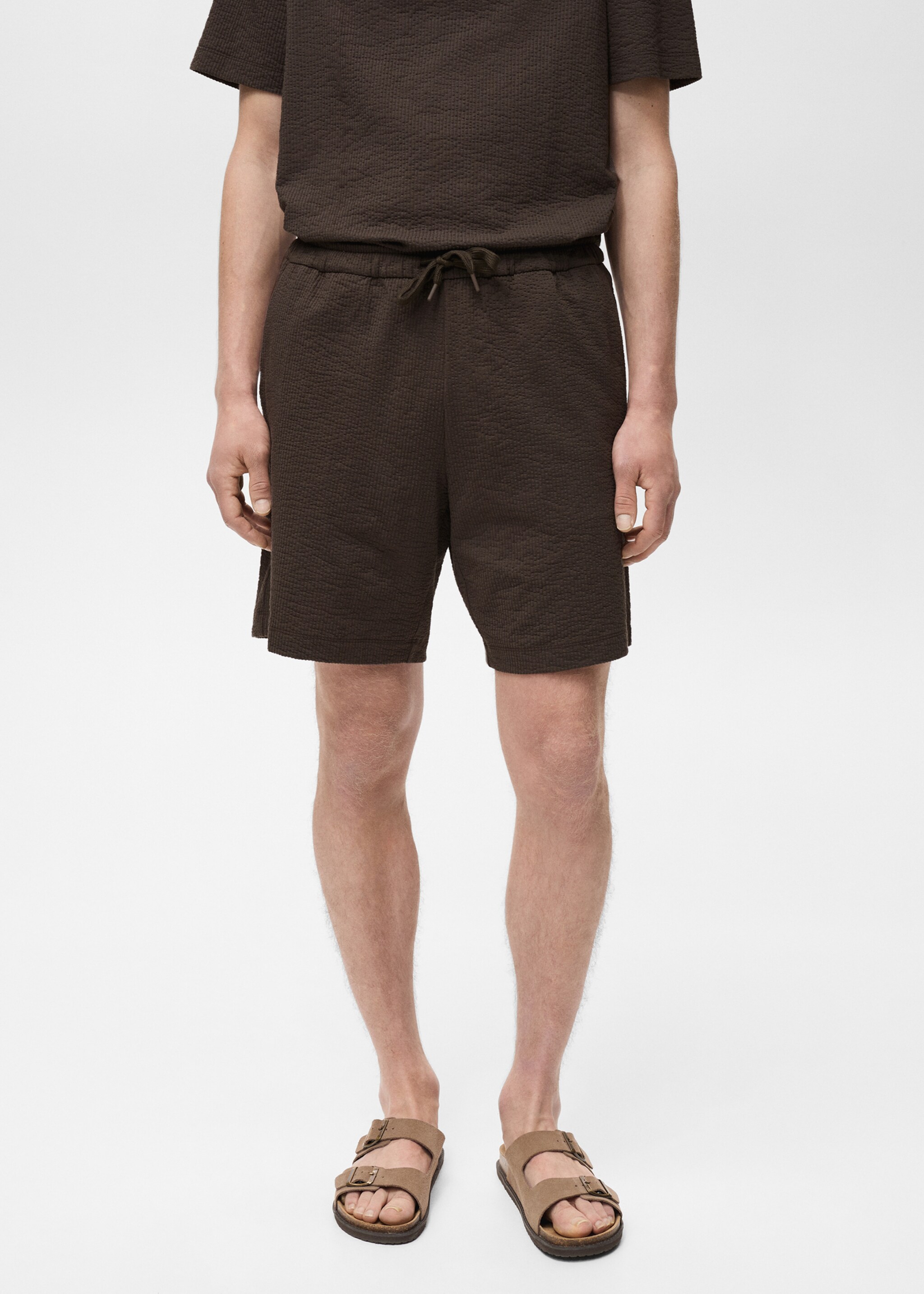 Seersucker shorts with drawstring - Medium plane, Chocolate. Ref: 87057895-00.