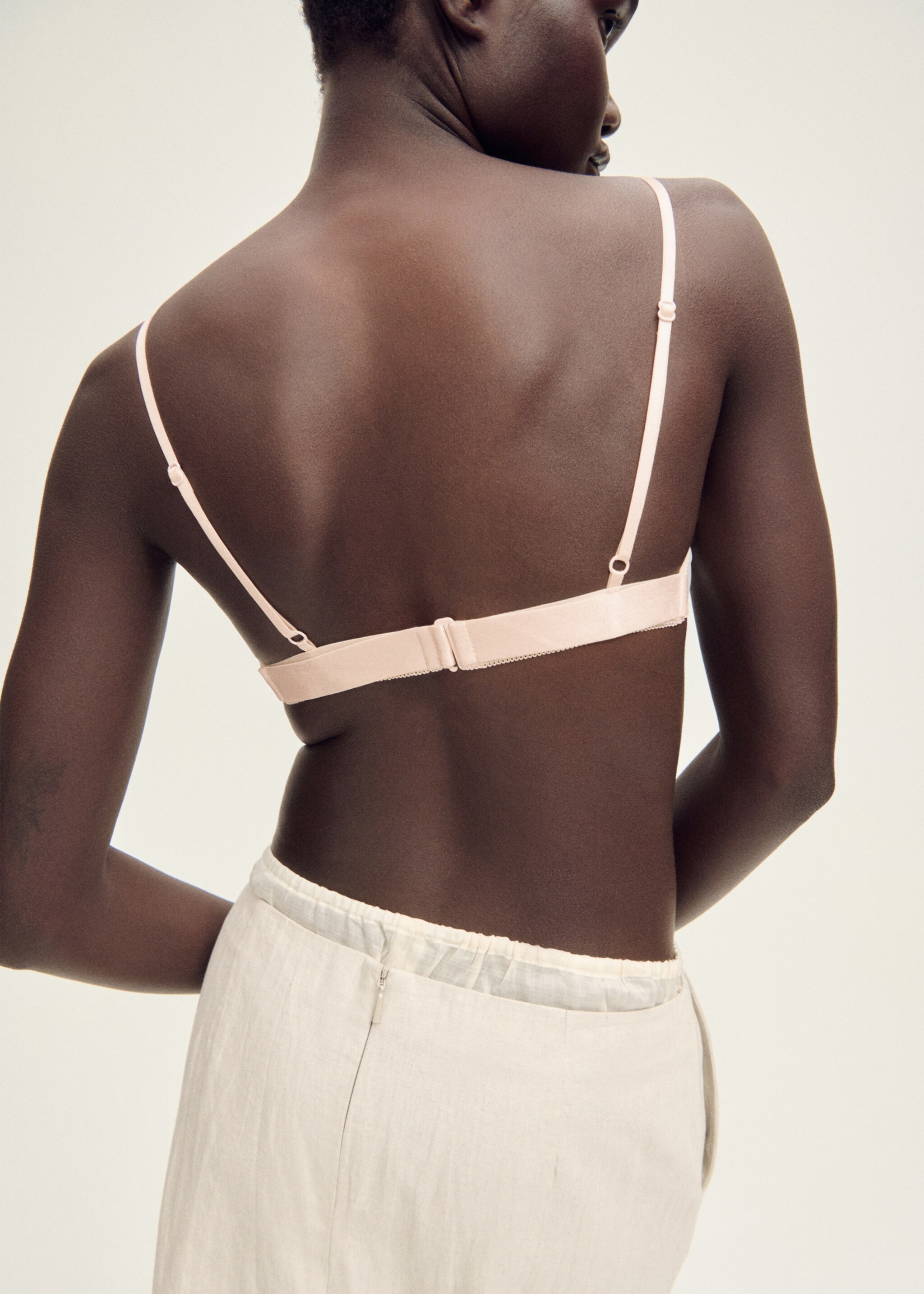 Semi-transparent bra with seam detail - Reverse of the article, Ecru. Ref: 87057904-00.