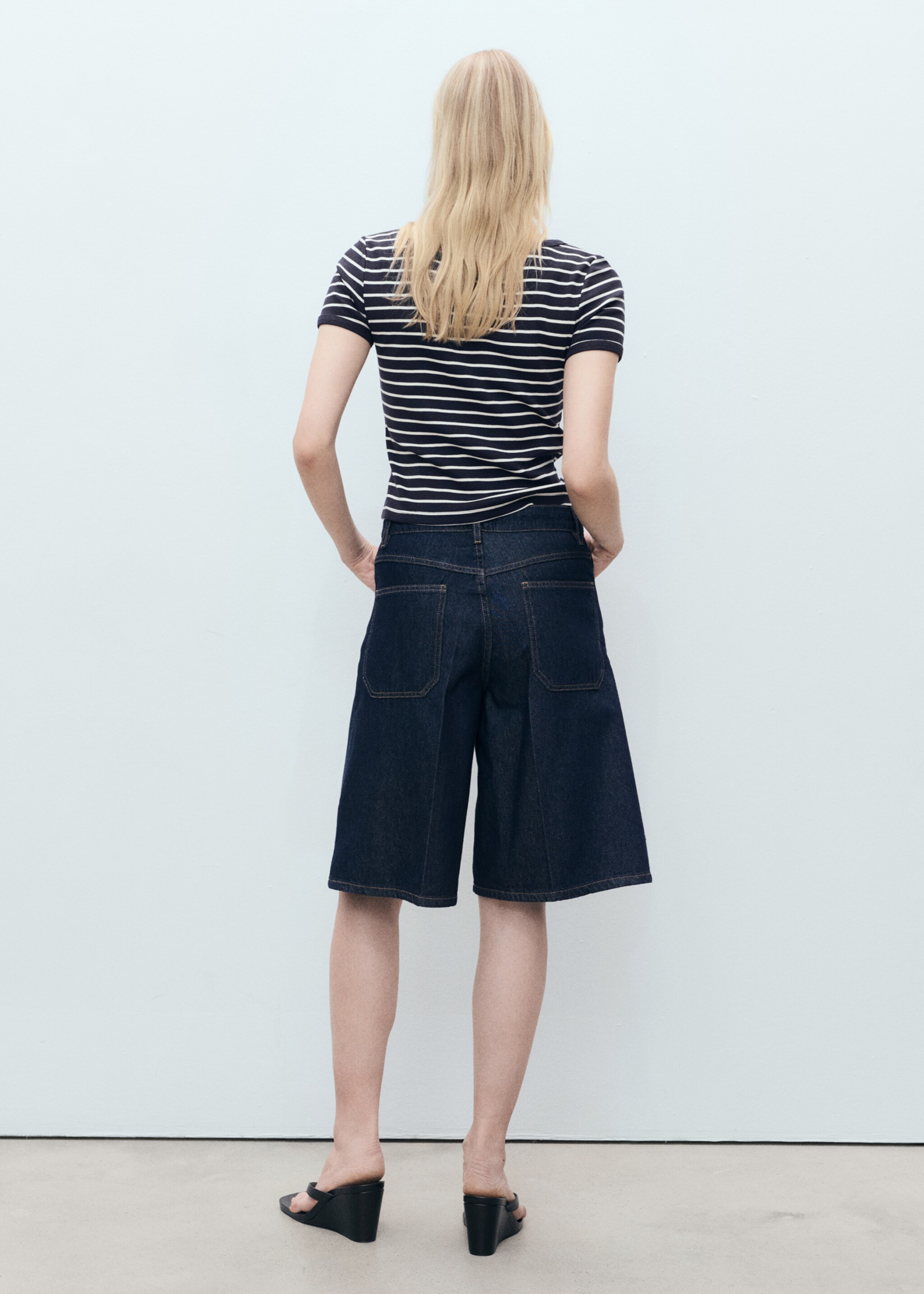 Striped cotton T-shirt with low neckline - Reverse of the article, Navy. Ref: 87059212-00.