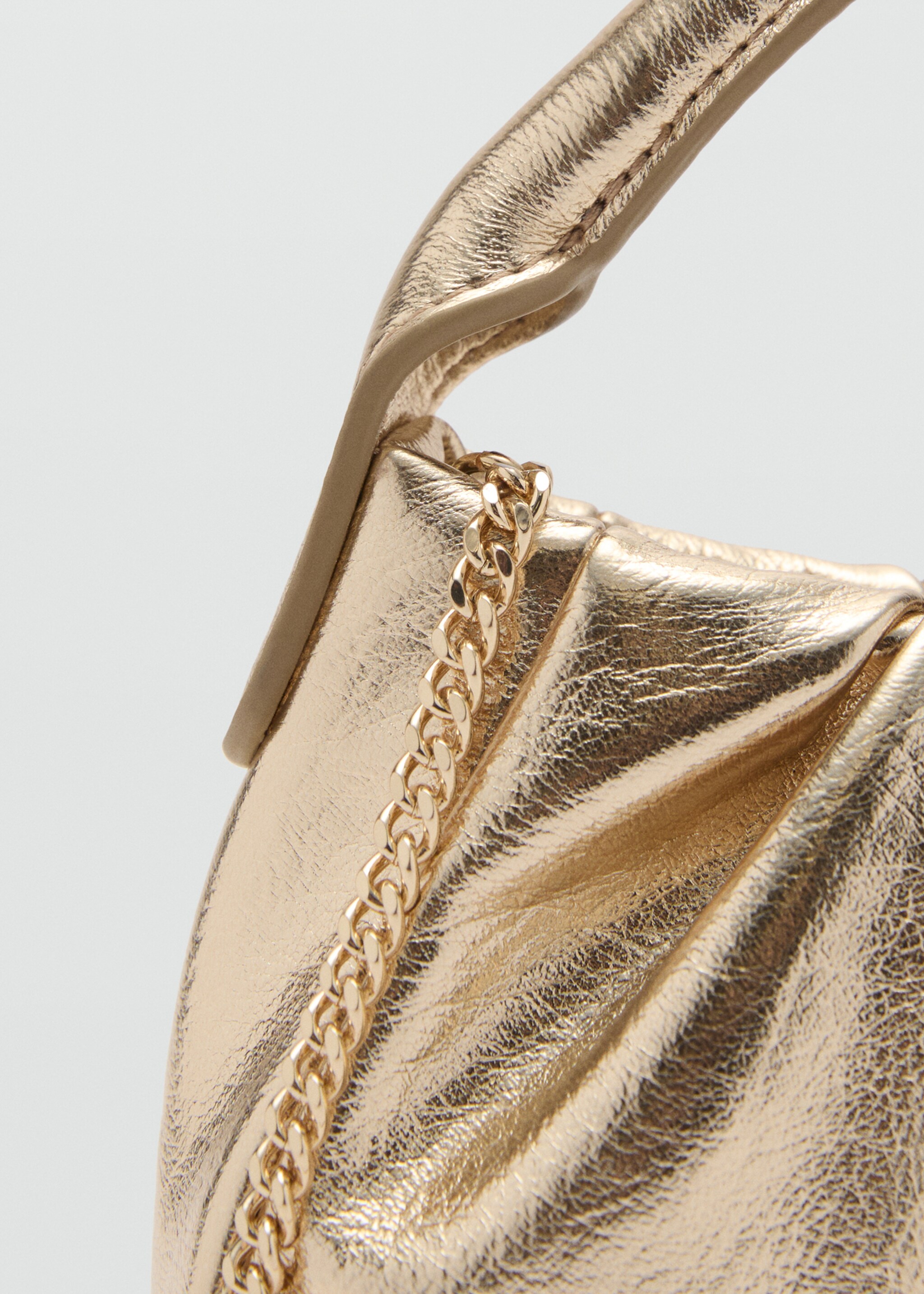 Quilted chain bag - Details of the article 2, Gold. Ref: 87060275-00.