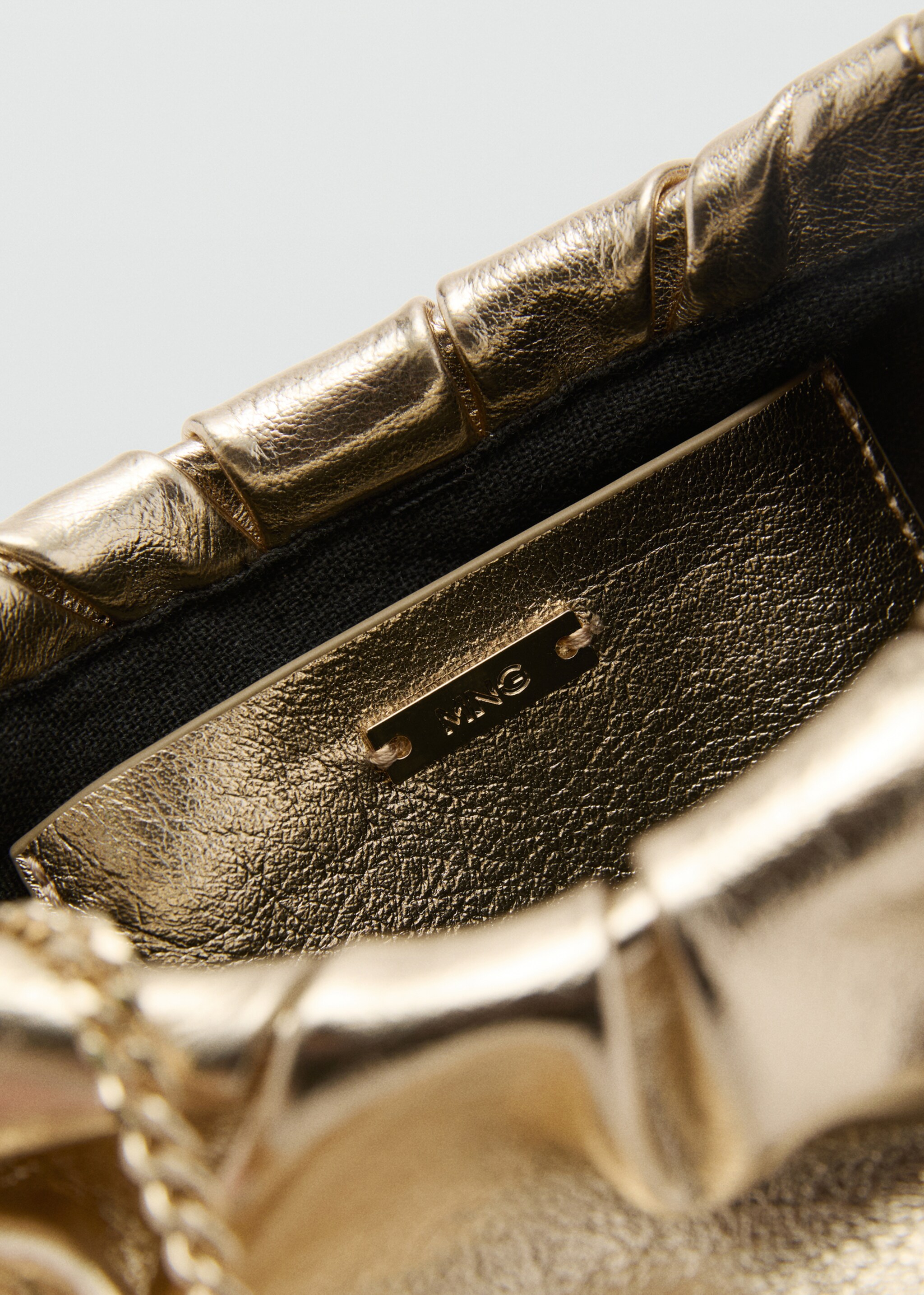 Quilted chain bag - Details of the article 3, Gold. Ref: 87060275-00.