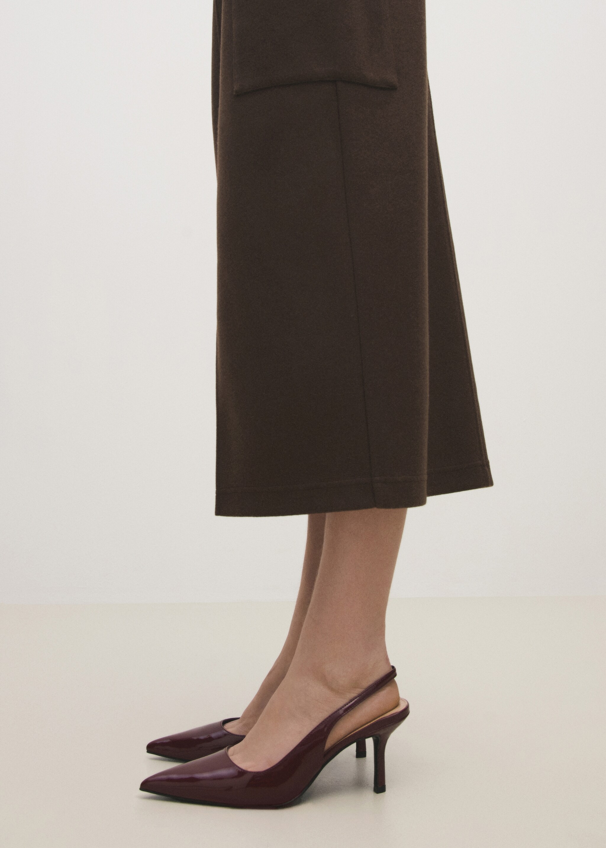 Chaussures pointues effet verni - Détail de l'article 6, Bordeaux. Ref: 87060306-00.