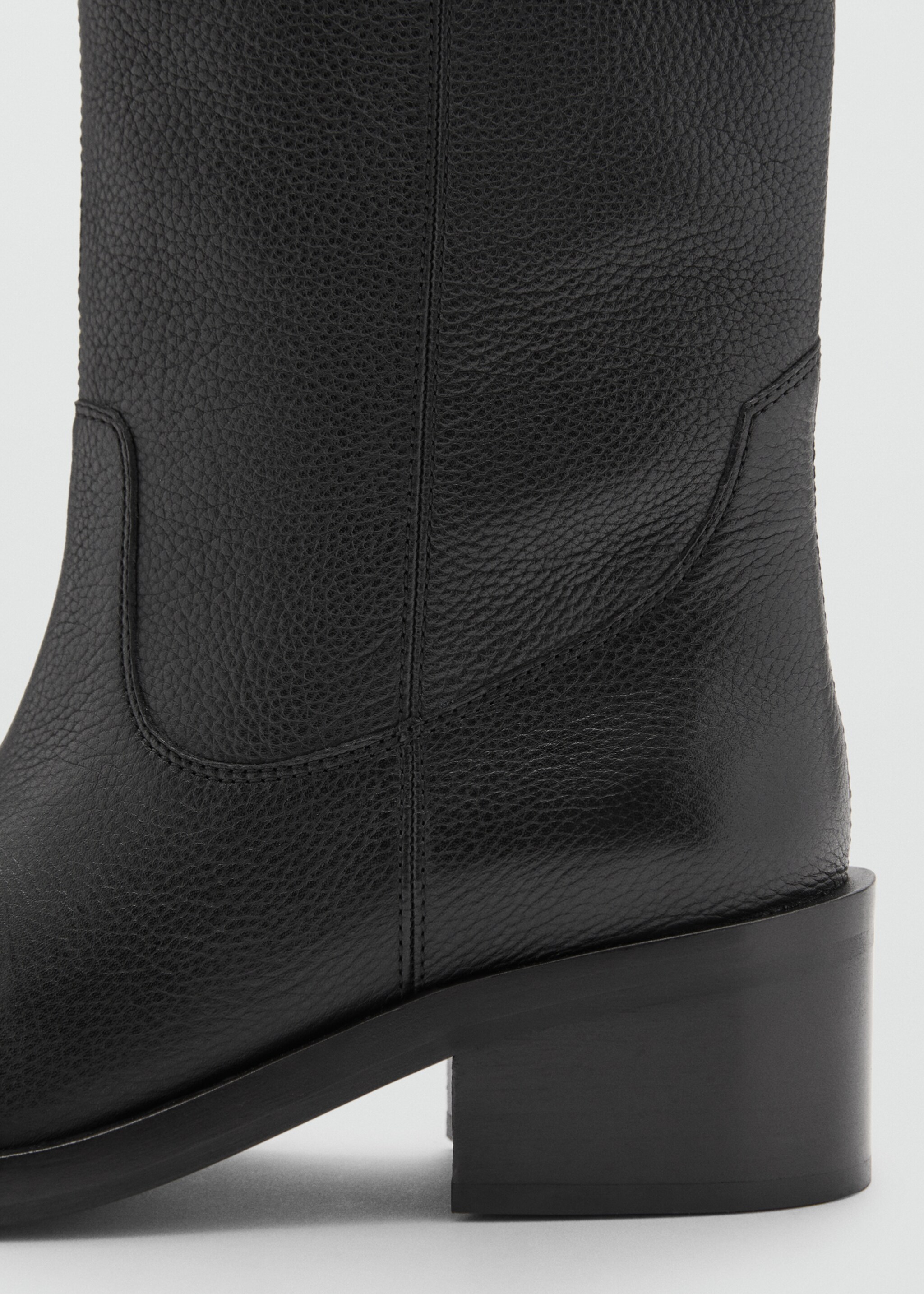 Squared toe leather ankle boots - Details of the article 2, Black. Ref: 87060413-00.