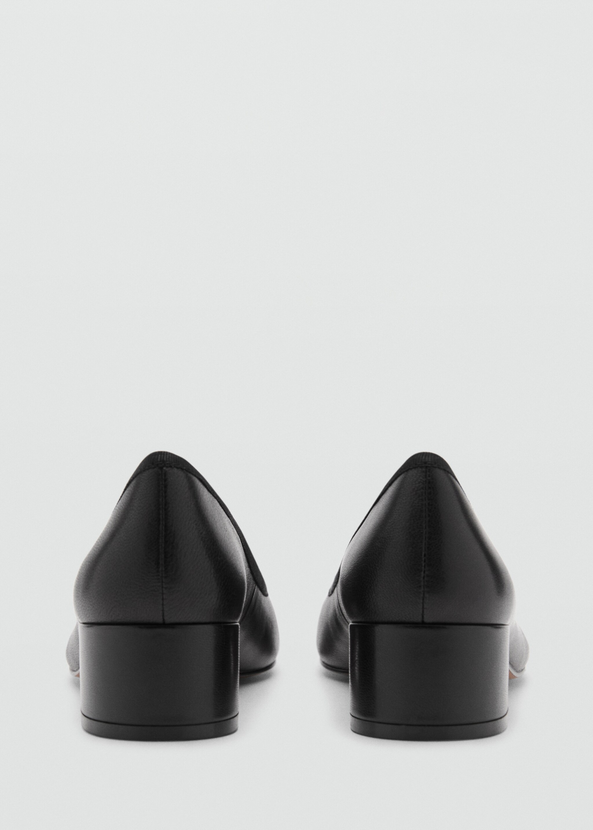 Bailarina tacón piel lazo - Detalle del artículo 1, Negro. Ref: 87060419-00.