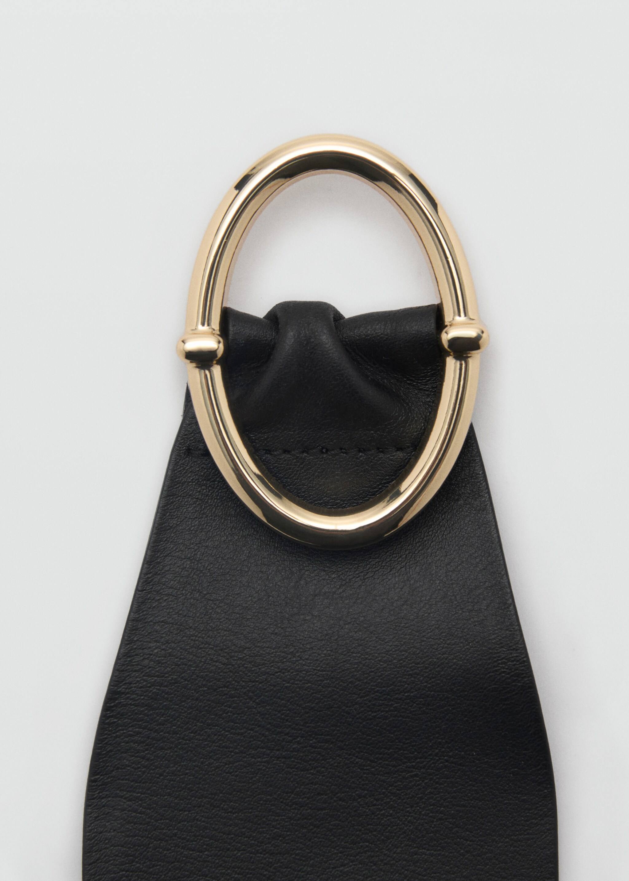 Obi-Gürtel aus Leder - Detail des Artikels 1, Schwarz. Ref: 87060422-00.