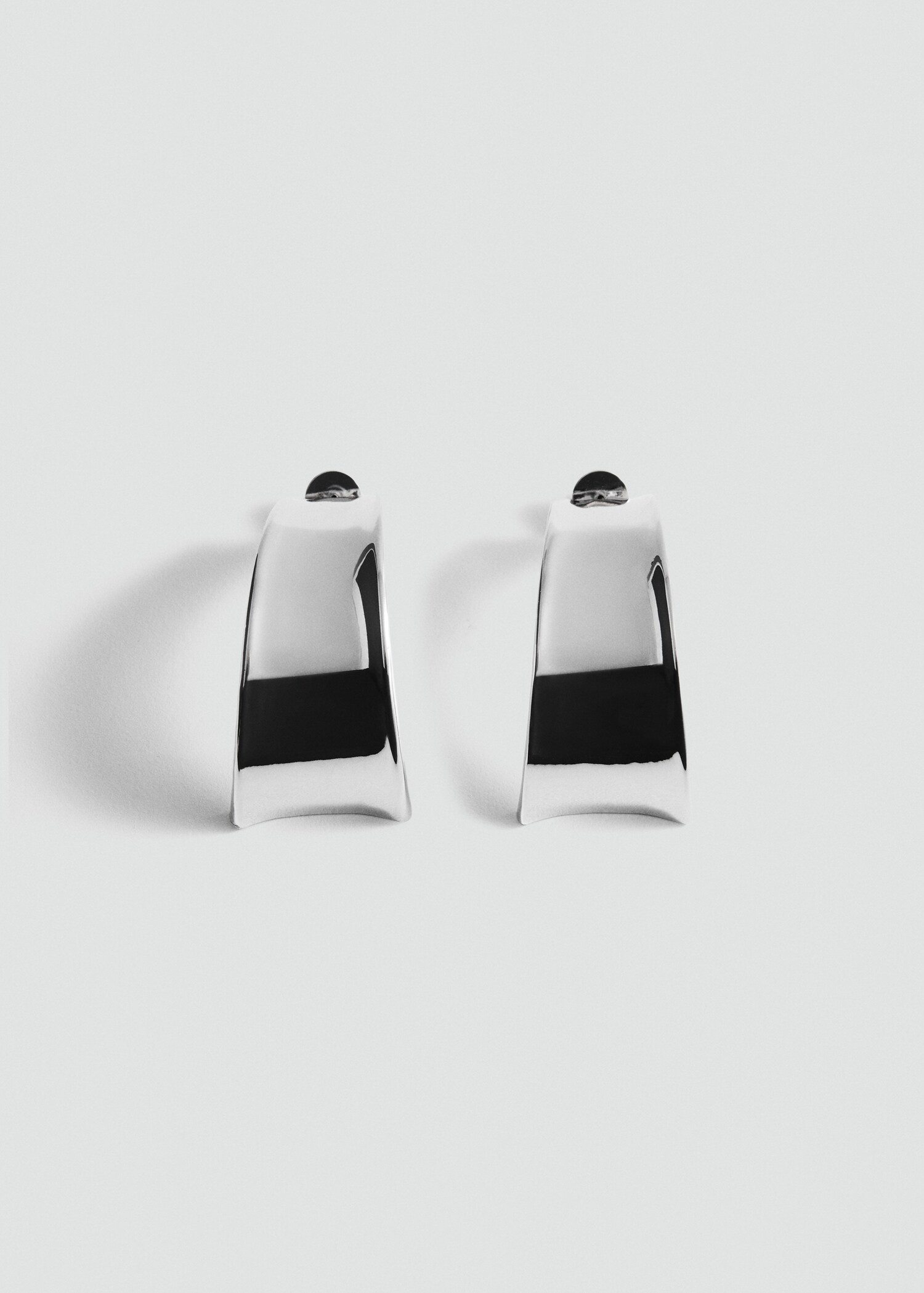 Wavy maxi relief earrings - Article without model