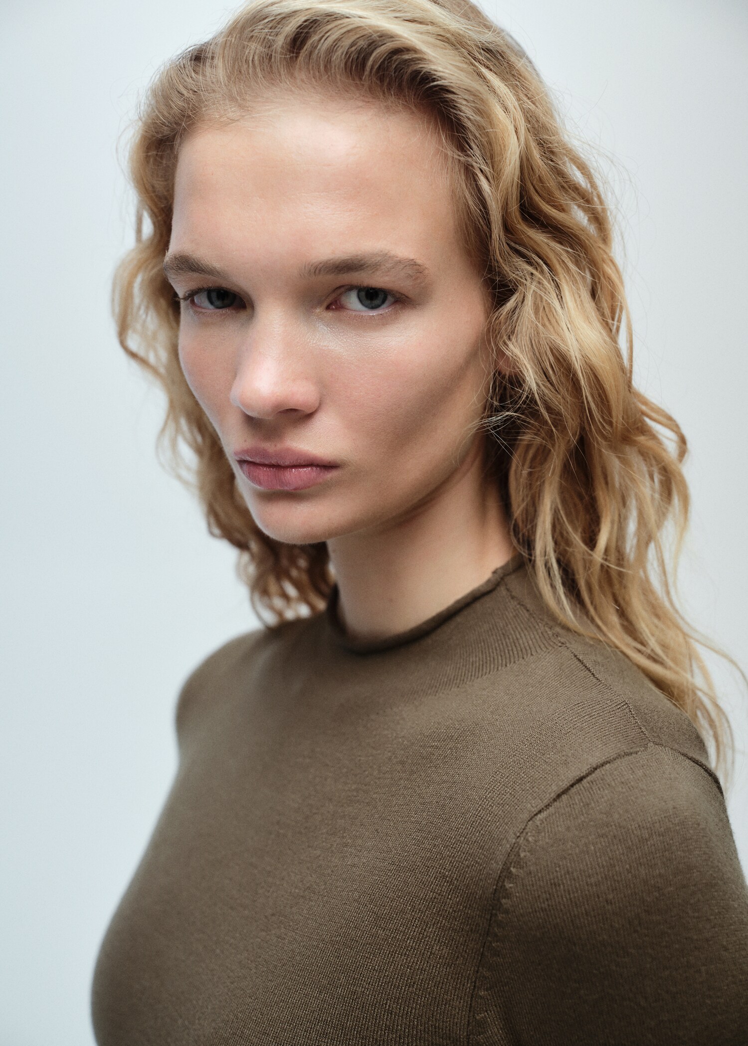 Side slit knit dress - Details of the article 1