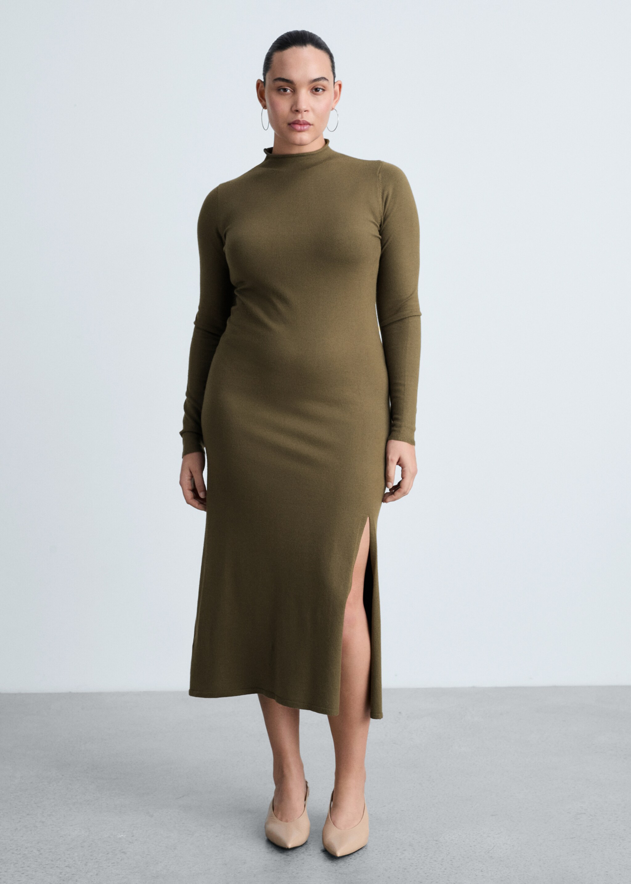 Side slit knit dress - Details of the article 3, Khaki. Ref: 87060425-00.