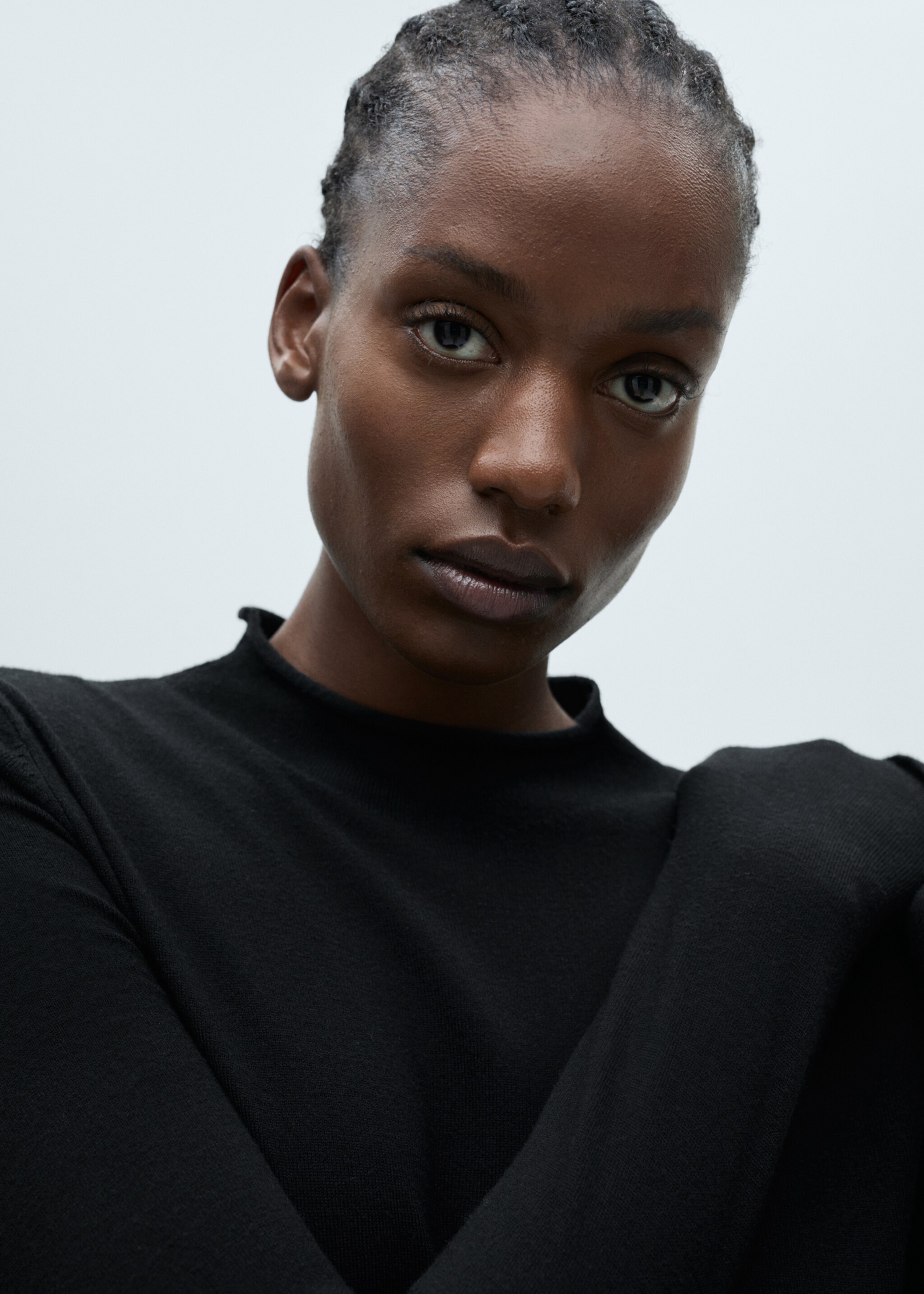 Side slit knit dress - Details of the article 4, Black. Ref: 87060425-00.