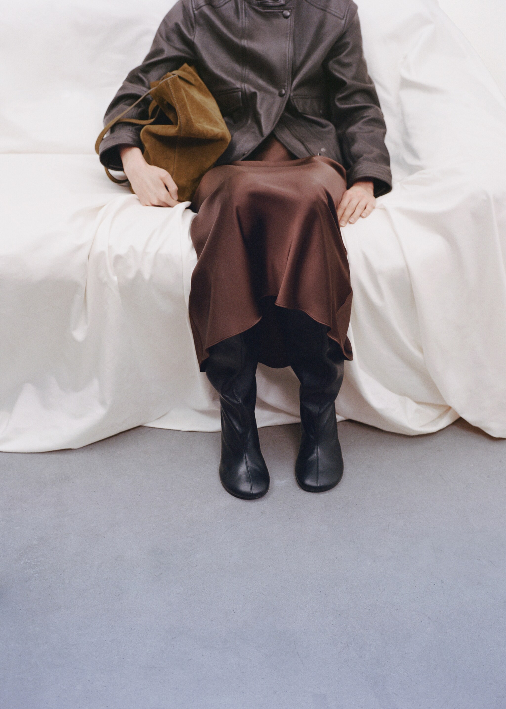 Suede leather shopper bag - Details of the article 9, Tobacco Brown. Ref: 87060439-00.