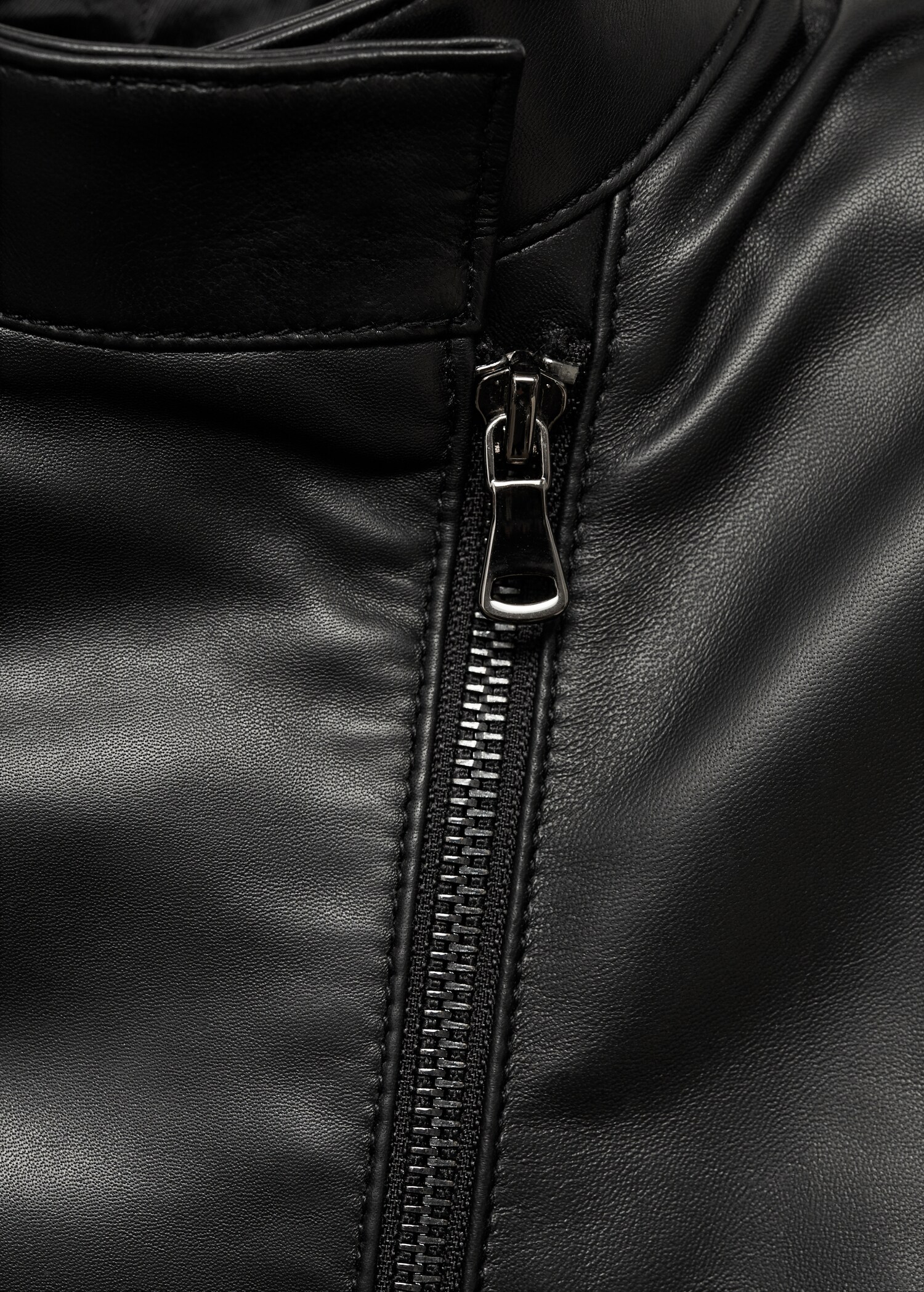 Fitted leather jacket with zip - Details of the article 8