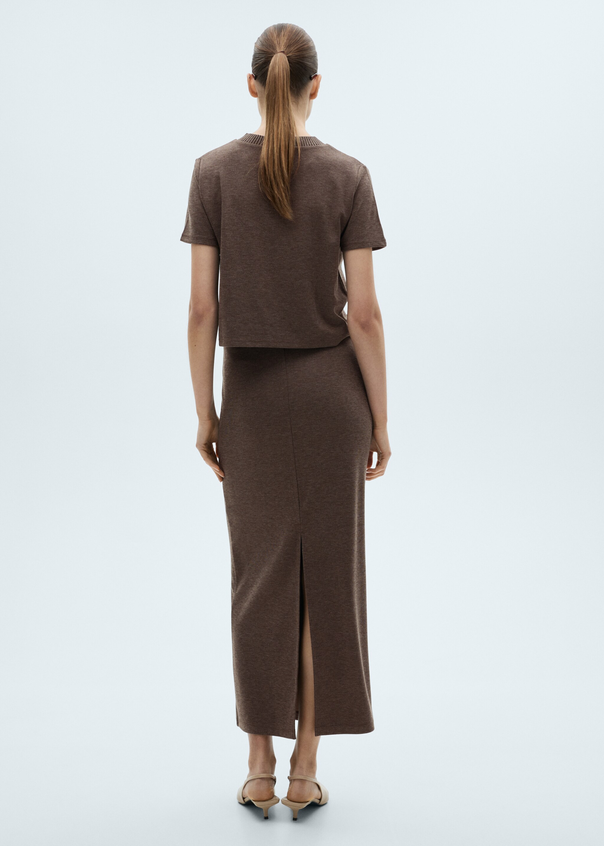 Slit knitted skirt - Reverse of the article, Brown. Ref: 87060456-00.