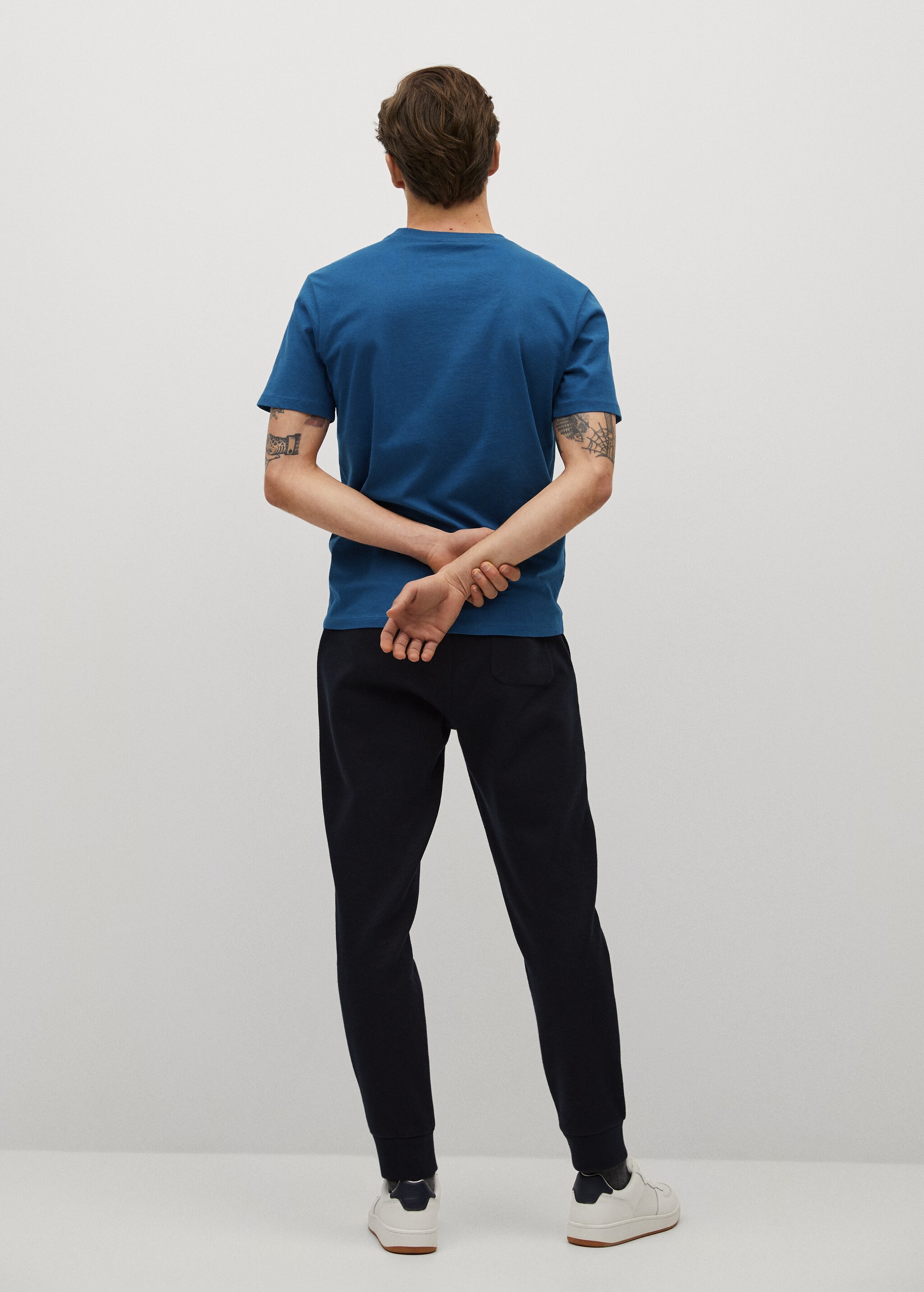 Sustainable cotton t-shirt - Reverse of the article