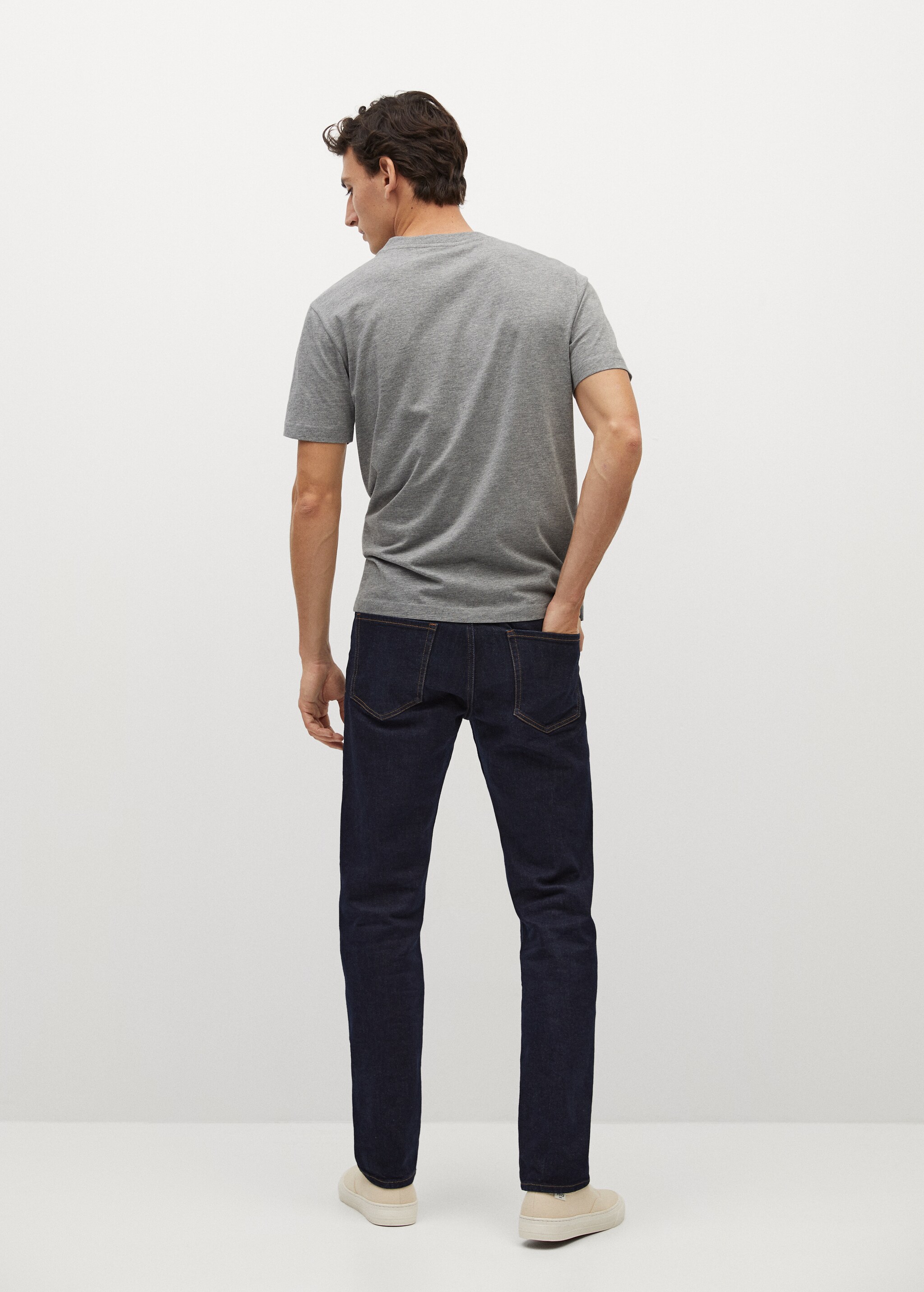 Sustainable cotton t-shirt - Reverse of the article