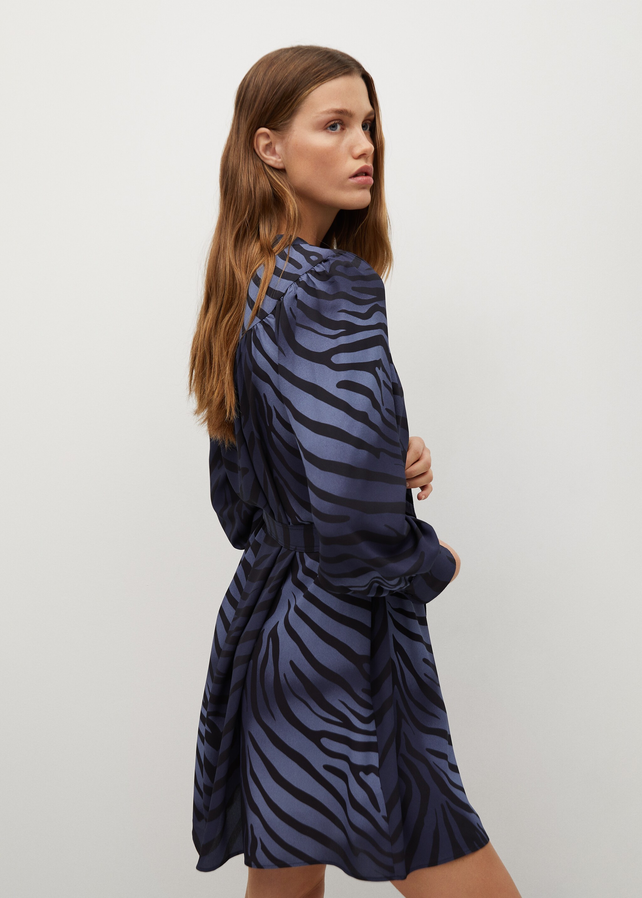 Hemdkleid mit Gürtel - Detail des Artikels 1