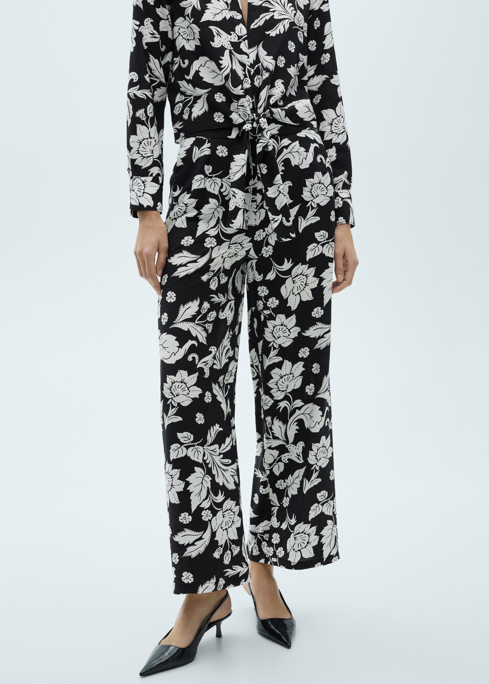 Floral print straight trousers - Medium plane, Black. Ref: 87060580-00.