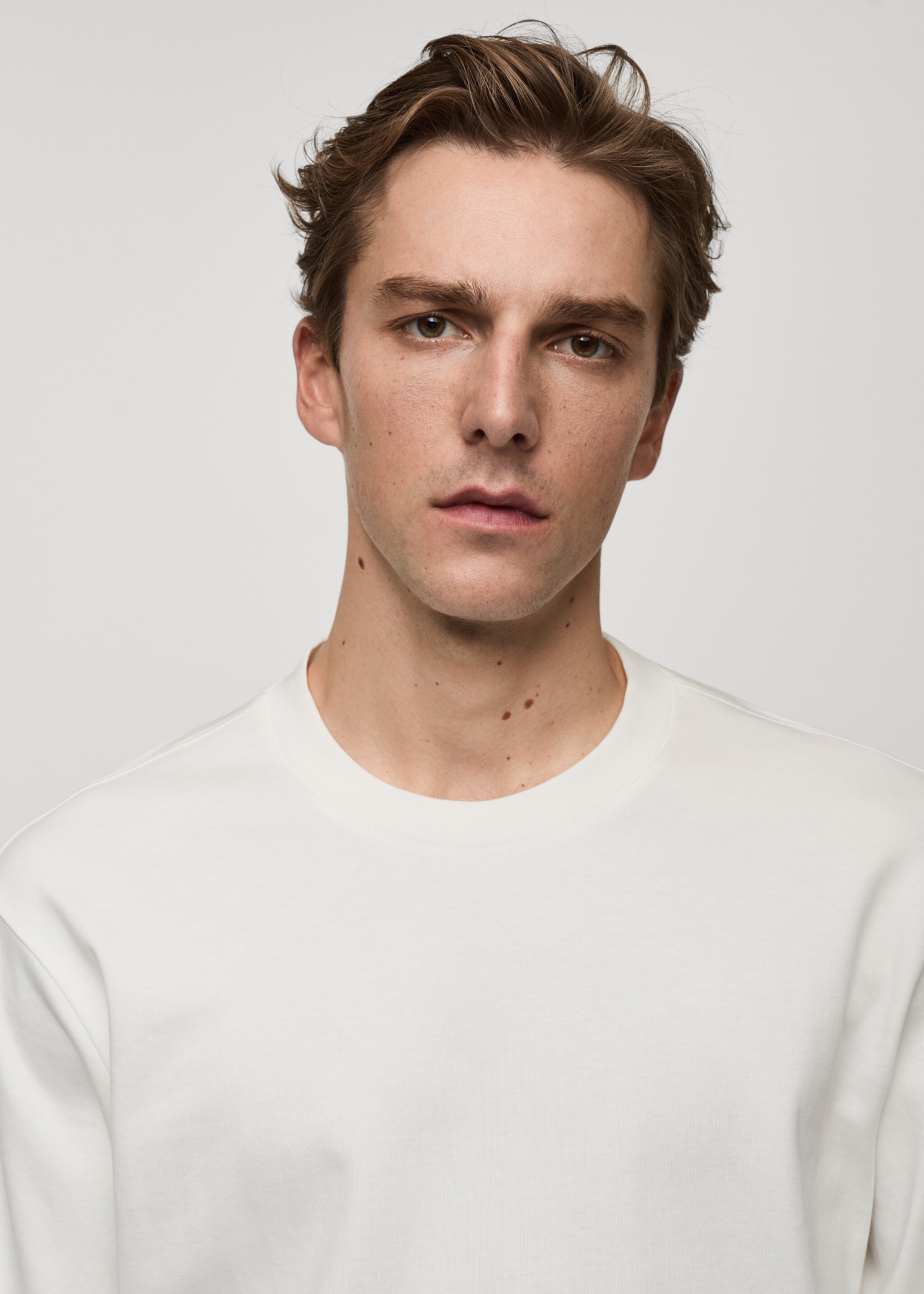 Camiseta manga larga regular fit - Detalle del artículo 1, Blanco. Ref: 87060600-00.