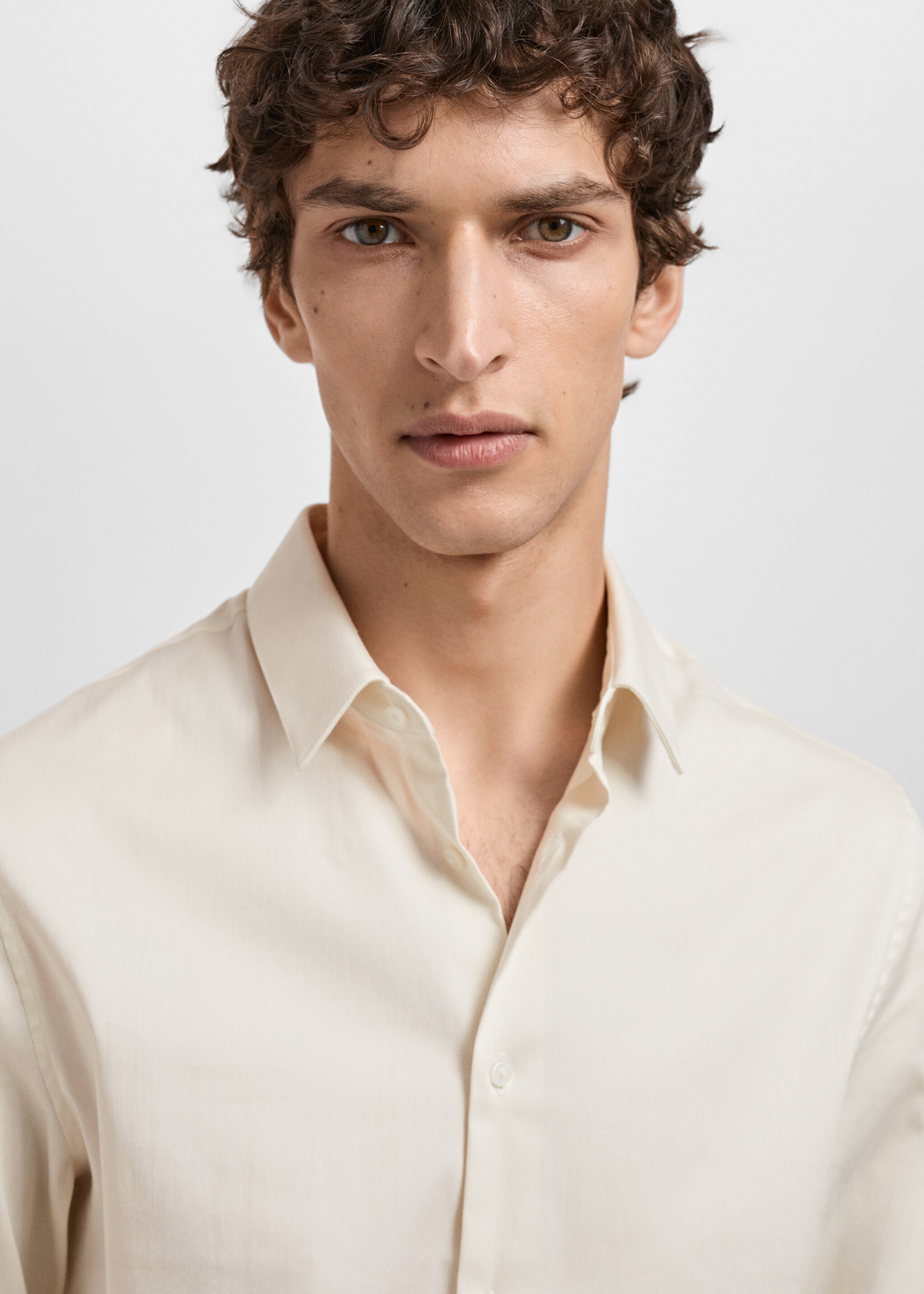 Camisa traje super slim fit algodón stretch - Detalle del artículo 1, Crudo. Ref: 87060605-00.