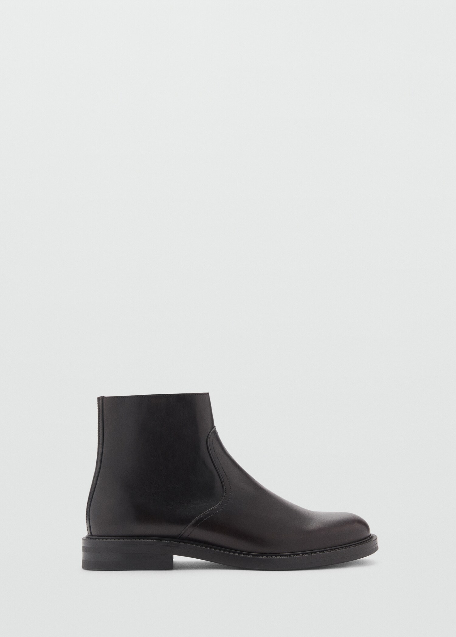 Zipped leather ankle boots - Article without model