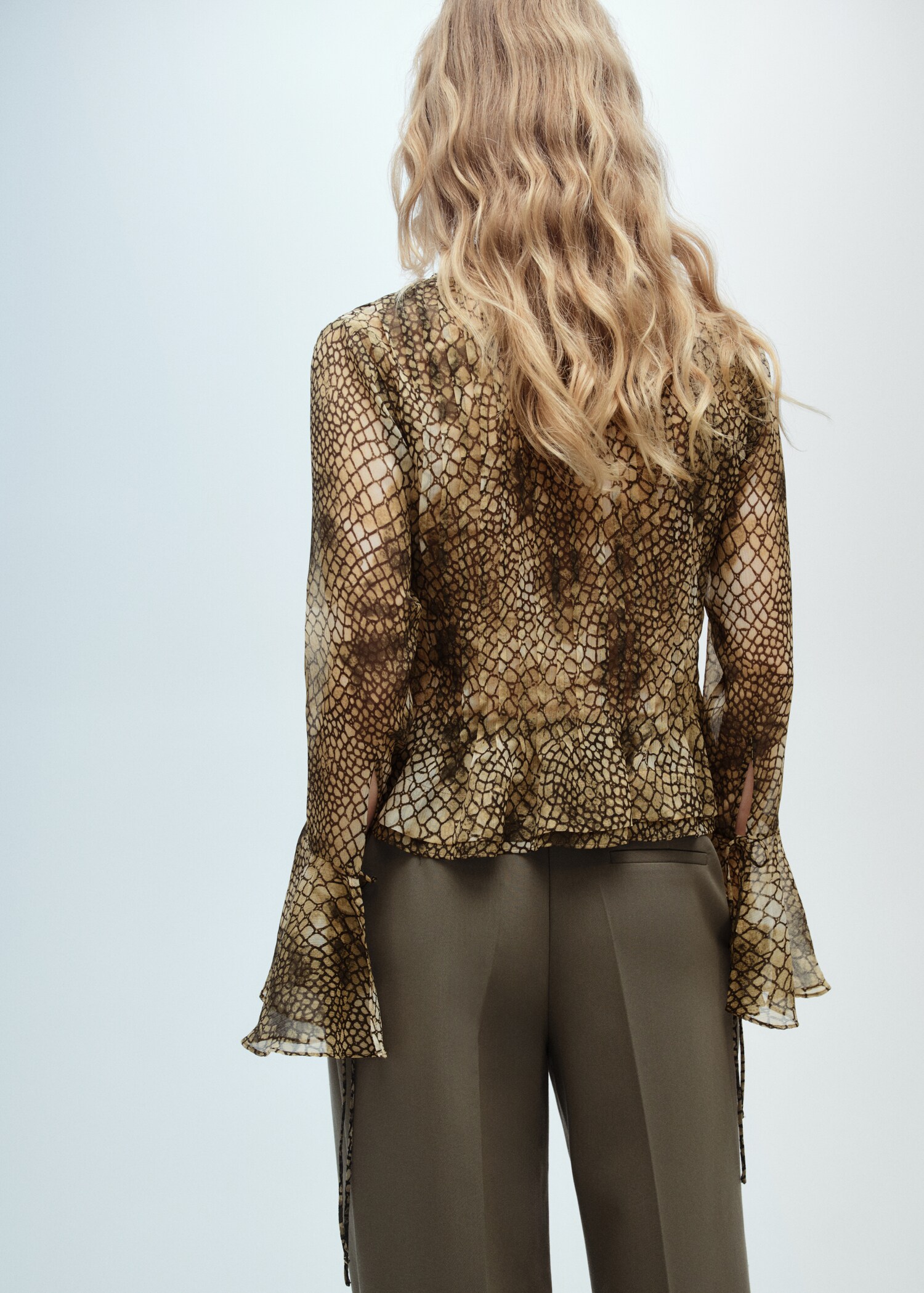 Puffed-sleeve printed shirt - Reverse of the article