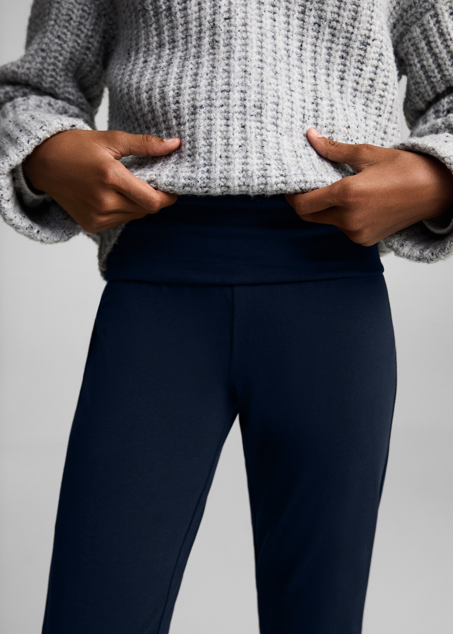 Utsvängda leggings - Bild av mittparti