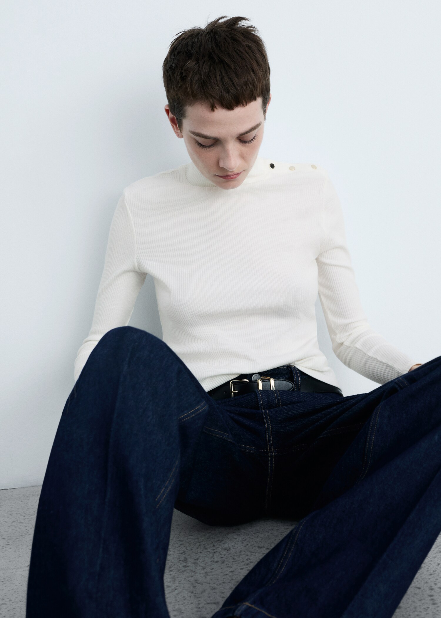 Ribbed knit button-down T-shirt - Details of the article 2
