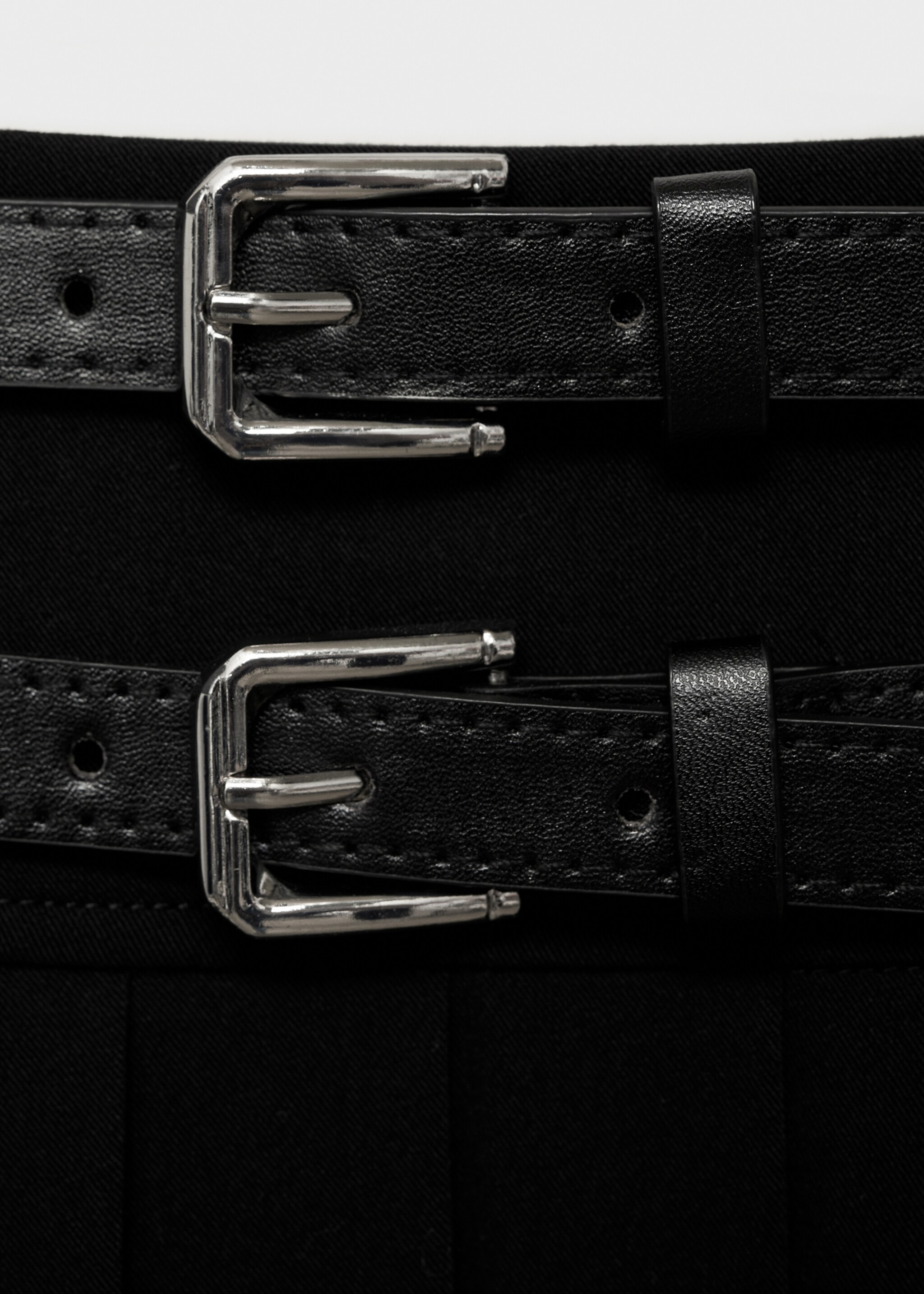 Double-belted pleated skirt - Details of the article 8, Black. Ref: 87060624-00.