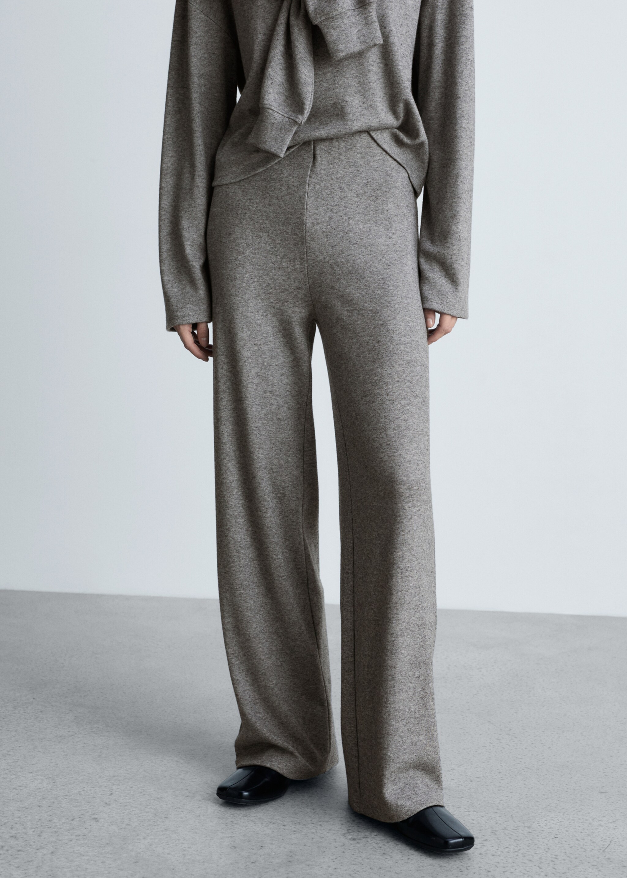 Straight knitted trousers - Medium plane, Grey. Ref: 87060636-00.