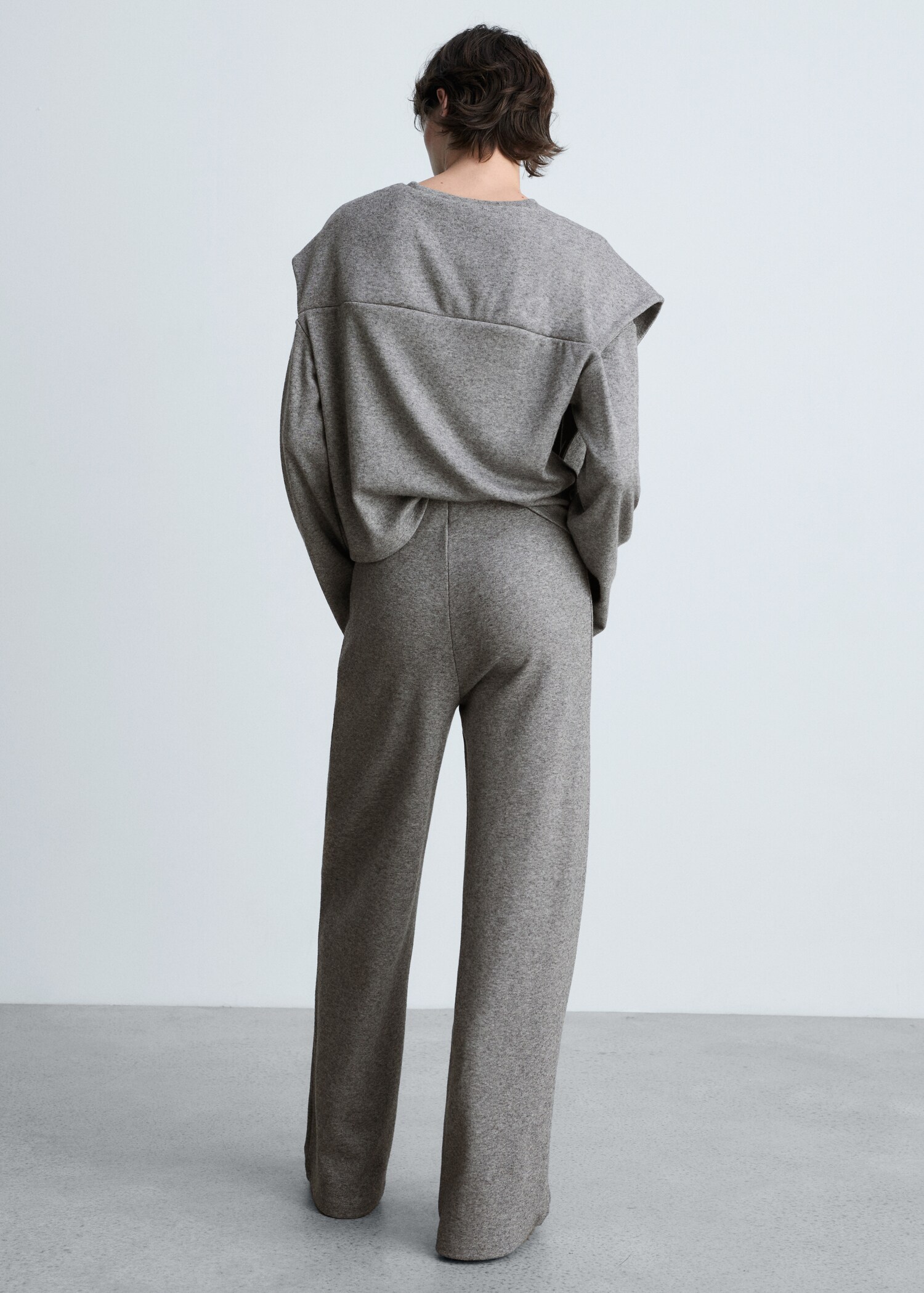 Straight knitted trousers - Reverse of the article