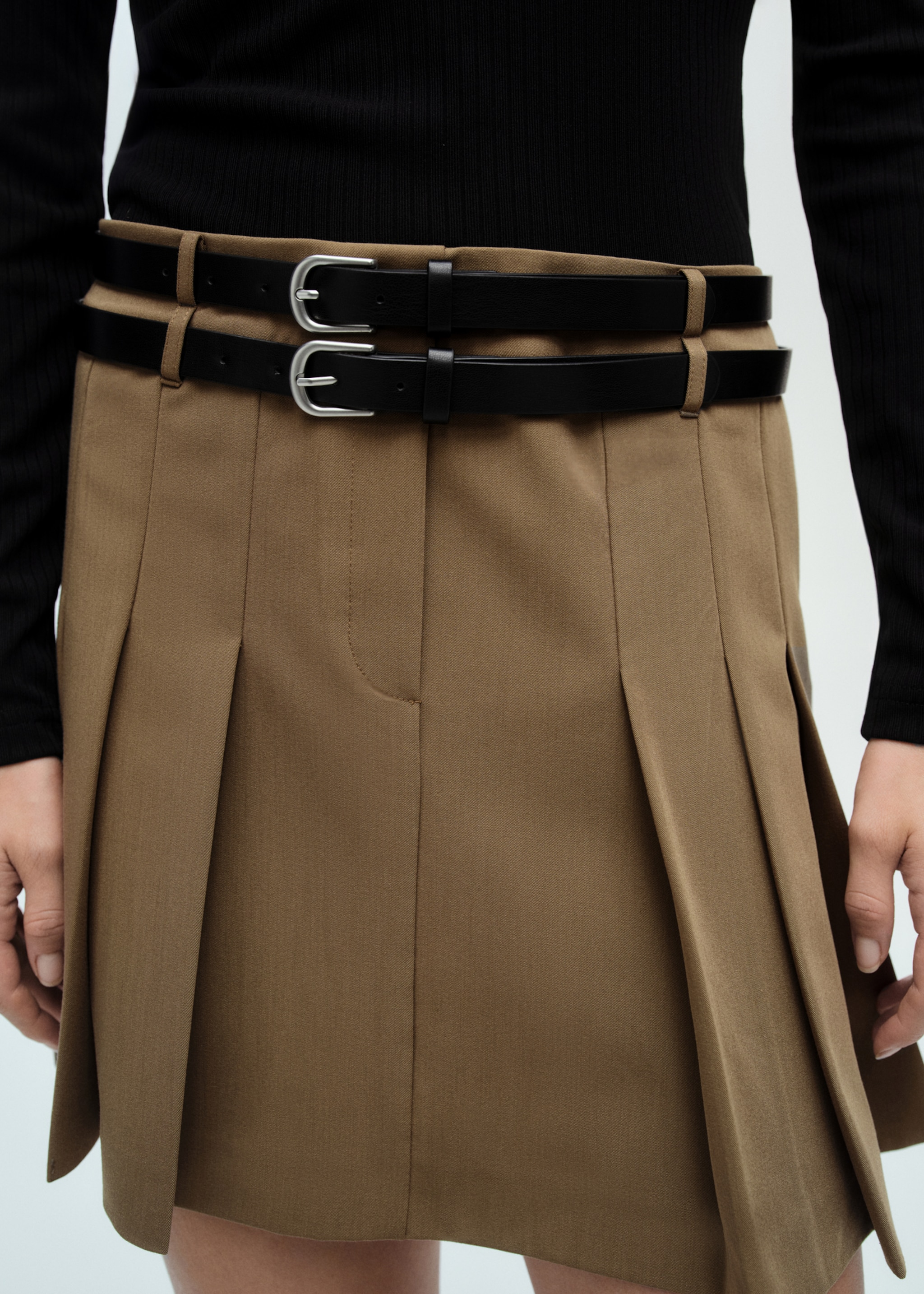 Dress with pleats and belt - Medium plane, Beige. Ref: 87060639-00.