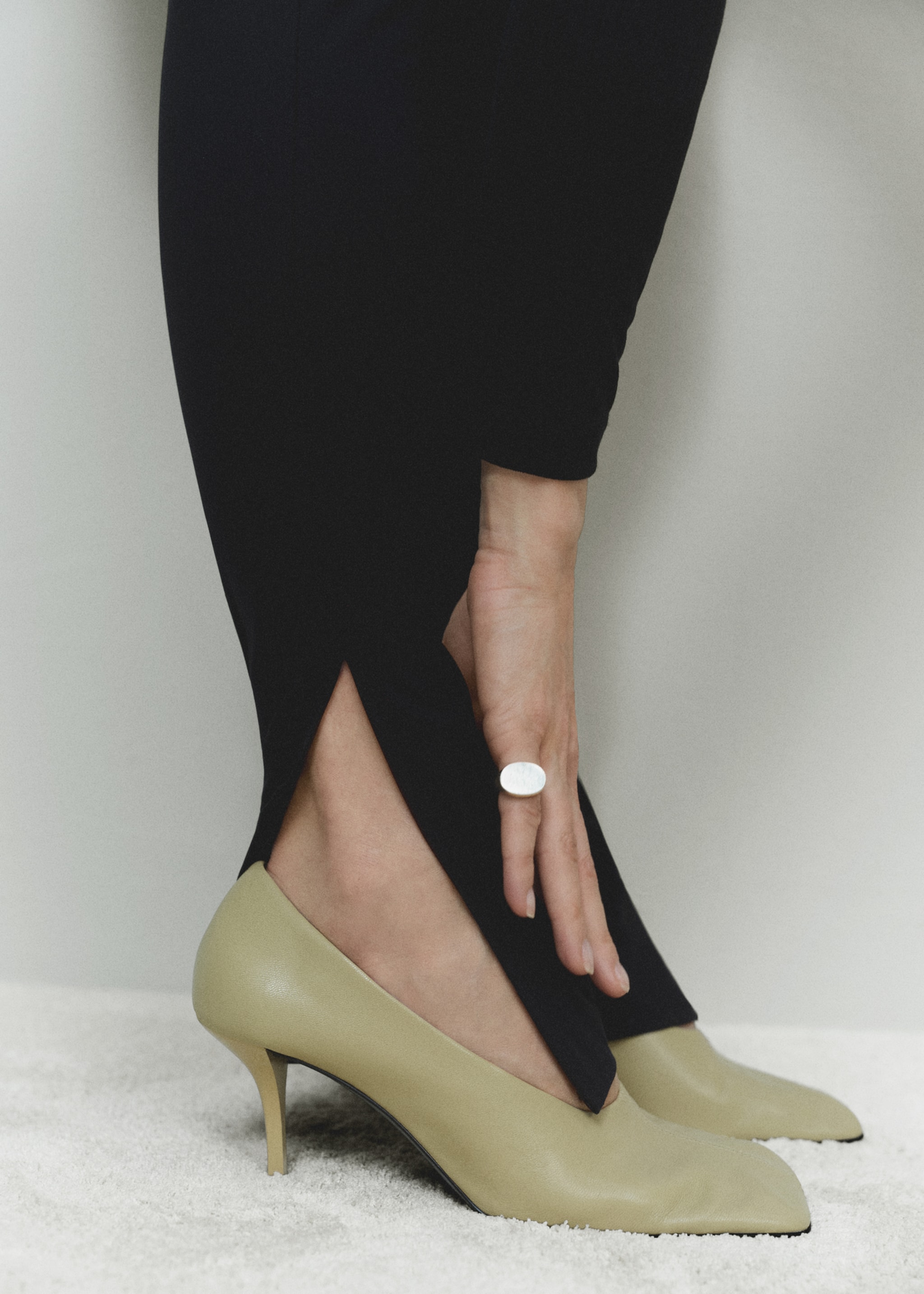 Dress with pleats and belt - Details of the article 7, Beige. Ref: 87060639-00.