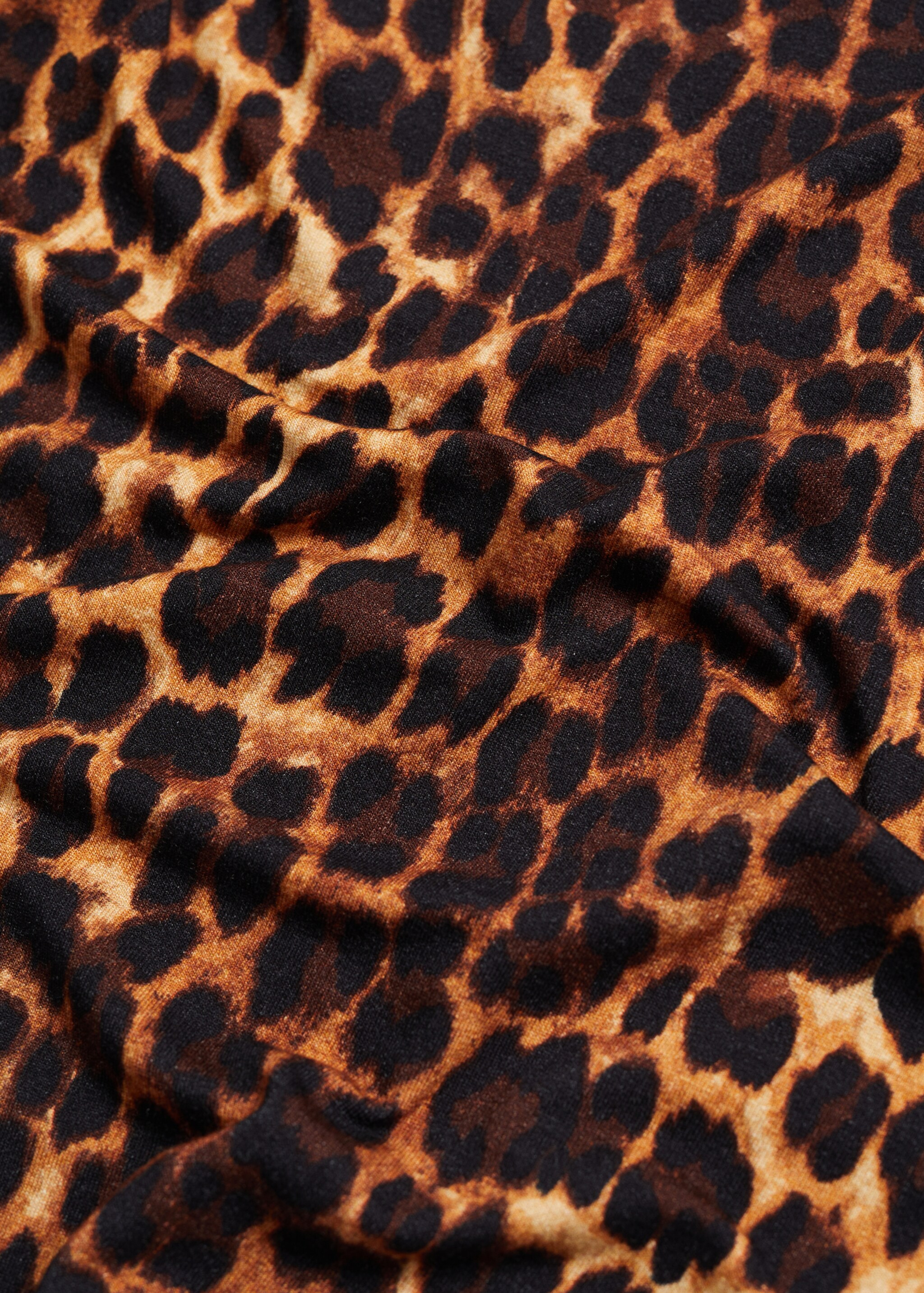 Animal-print t-shirt with asymmetrical neck - Details of the article 8, Brown. Ref: 87060655-00.