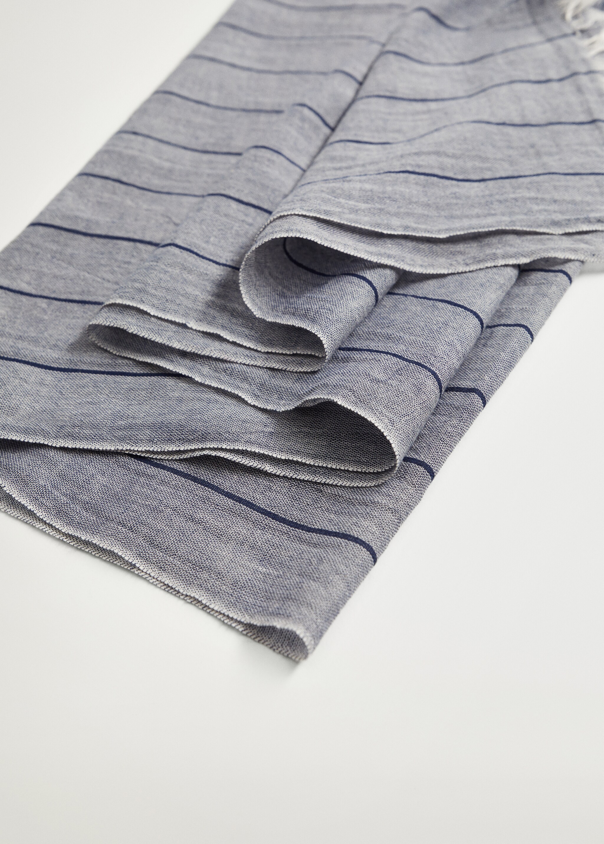 Stripe-pattern cotton scarf - Details of the article 2